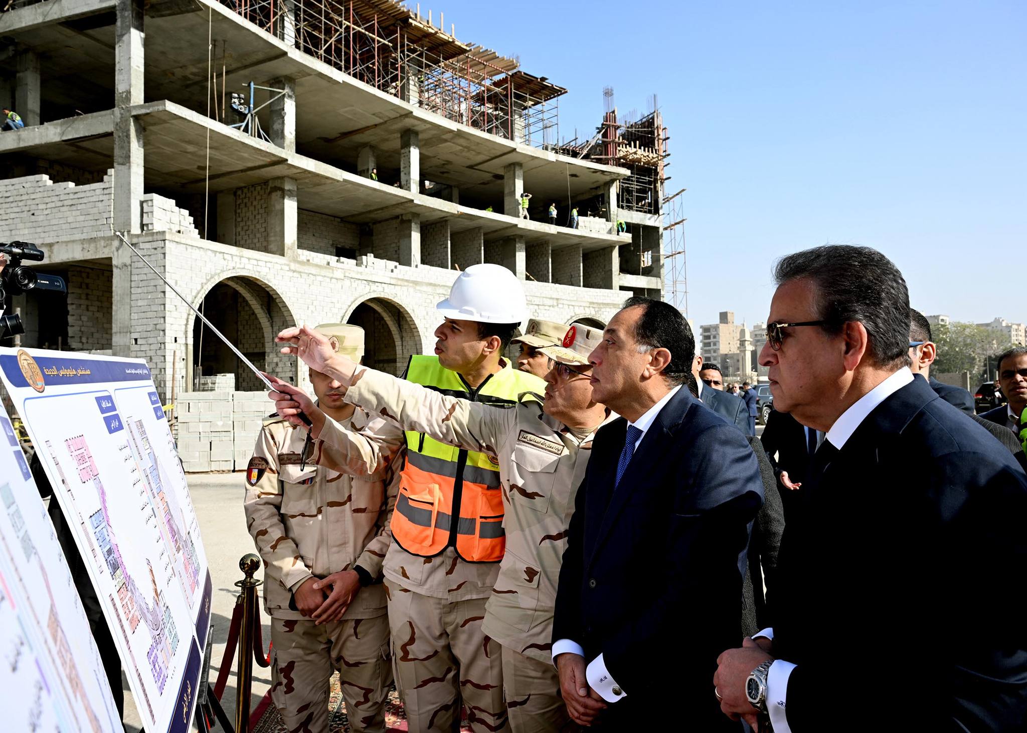 رئيس الوزراء يتفقد مشروع إنشاء مُستشفى هليوبوليس الجديدة