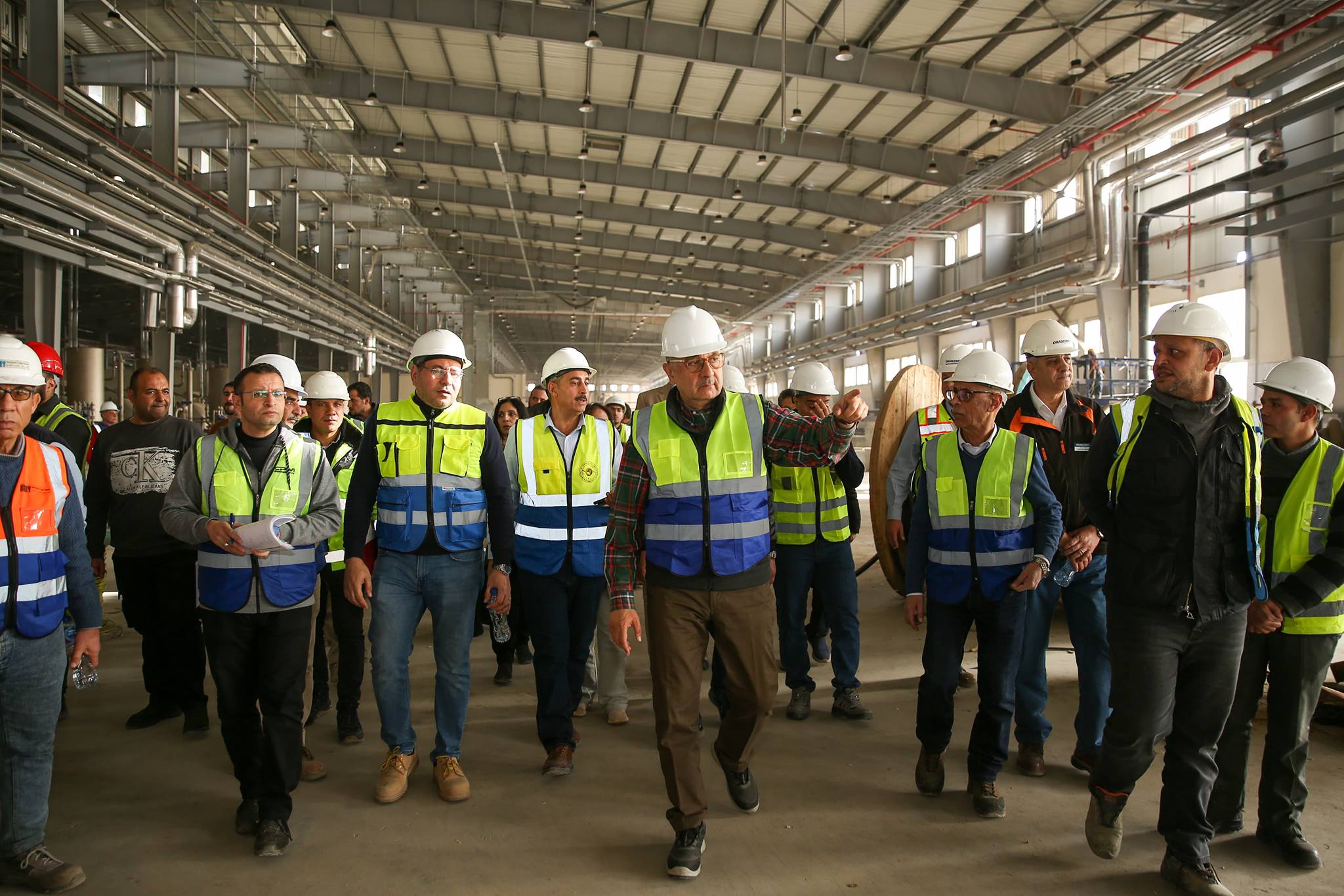 وزير قطاع الأعمال يتفقد جاهزية المصانع لتطوير صناعة الغزل والنسيج