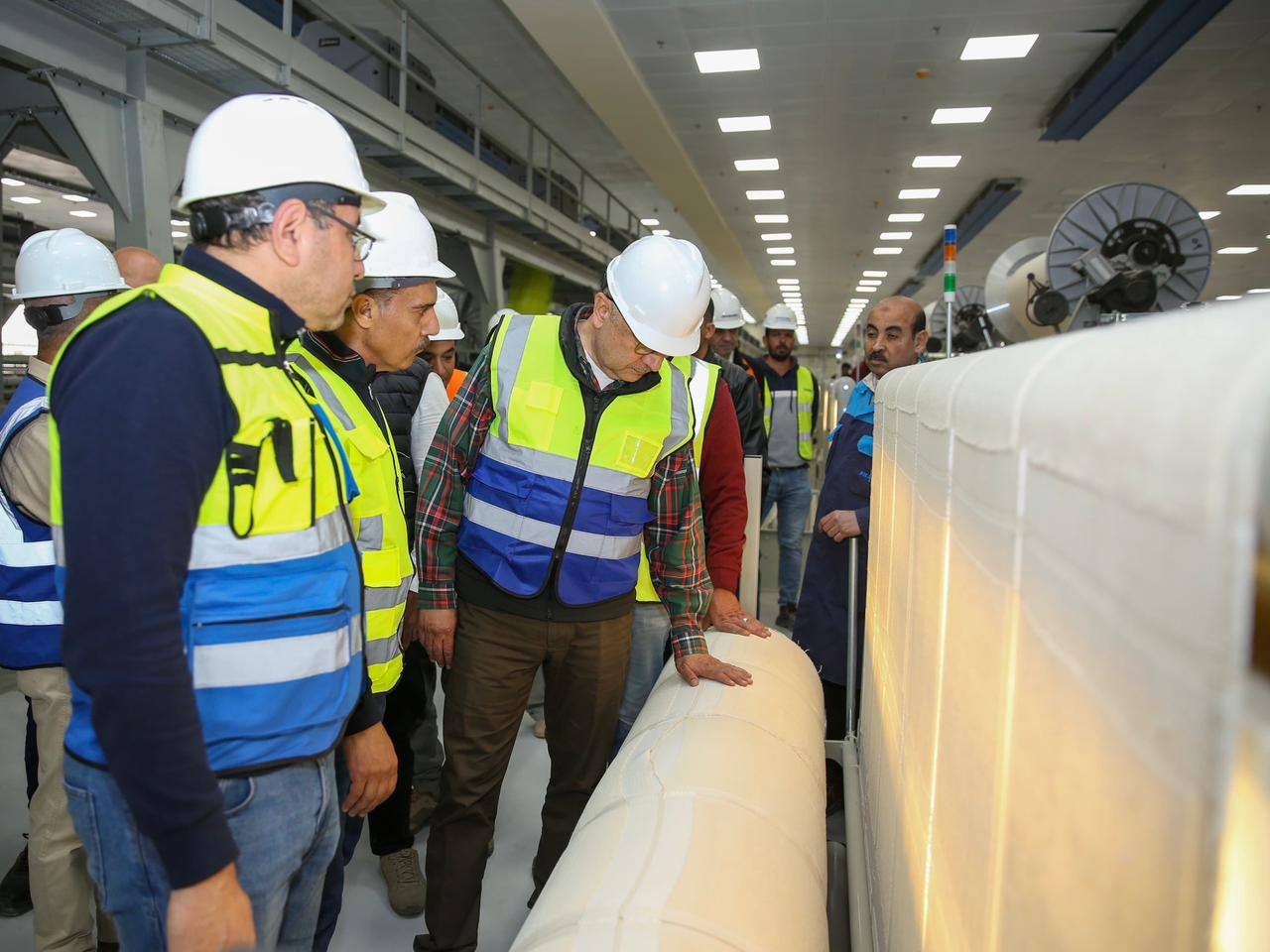 وزير قطاع الأعمال يتفقد جاهزية المصانع لتطوير صناعة الغزل والنسيج
