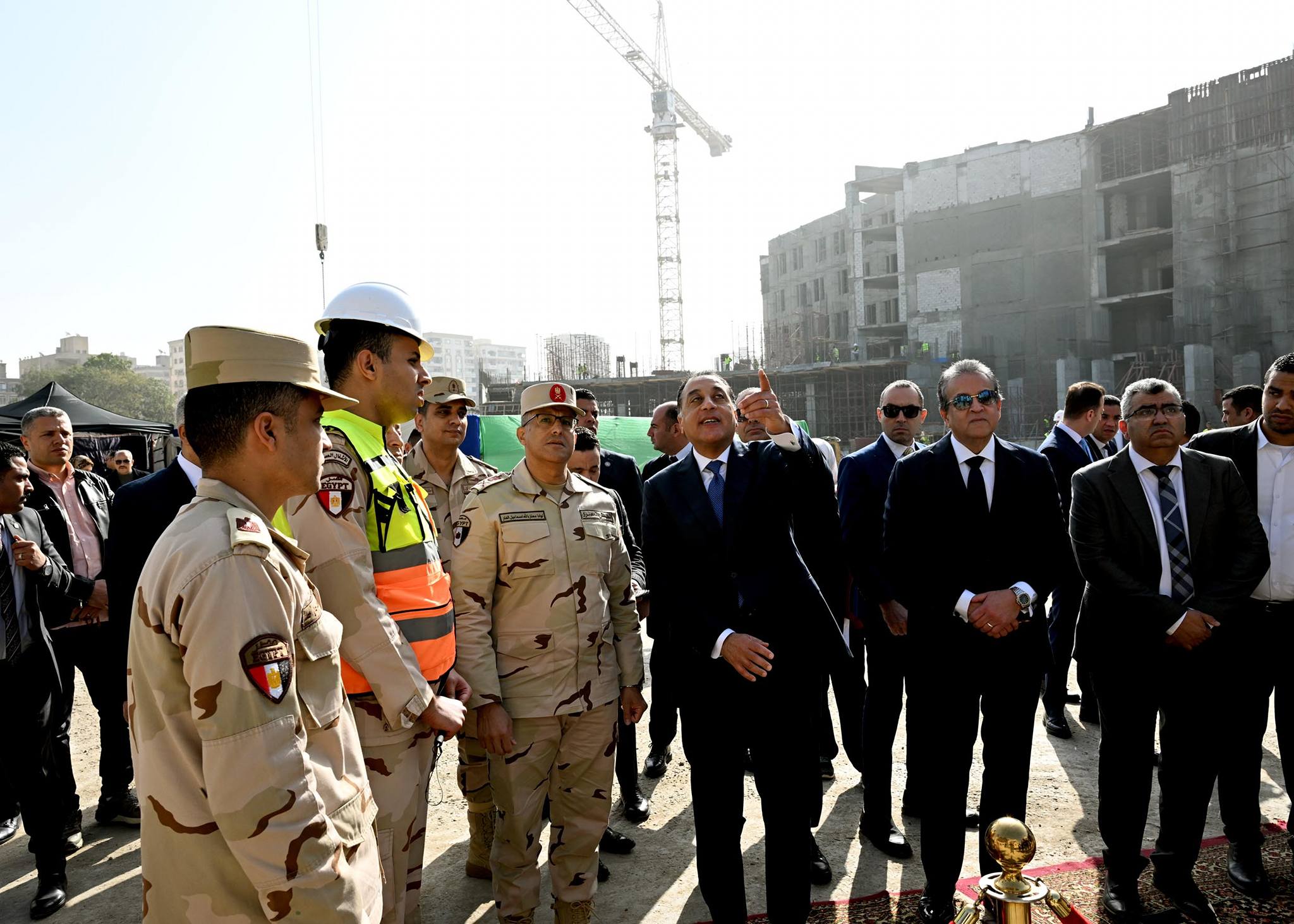 رئيس الوزراء يتفقد مشروع إنشاء مُستشفى هليوبوليس الجديدة