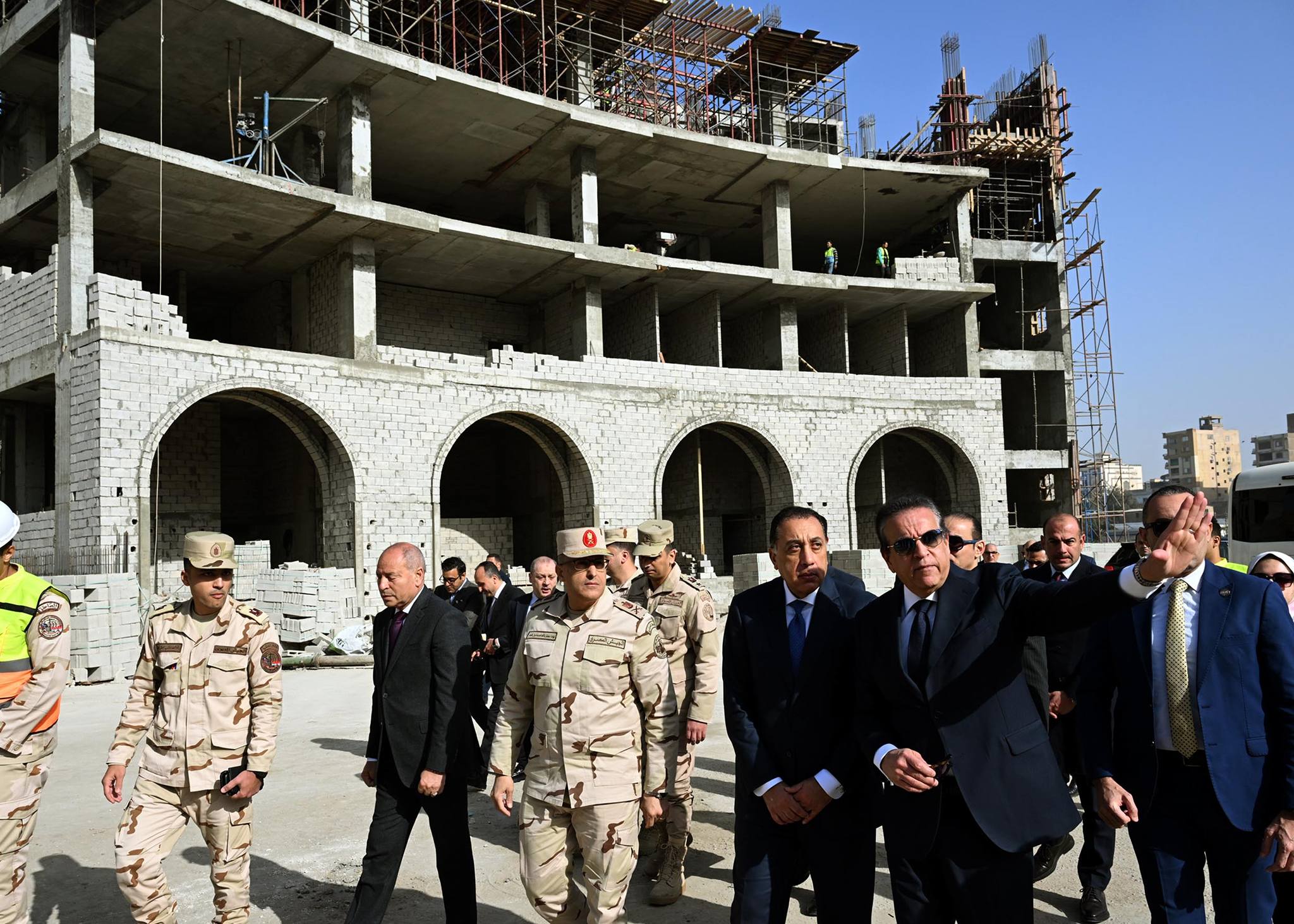رئيس الوزراء يتفقد مشروع إنشاء مُستشفى هليوبوليس الجديدة