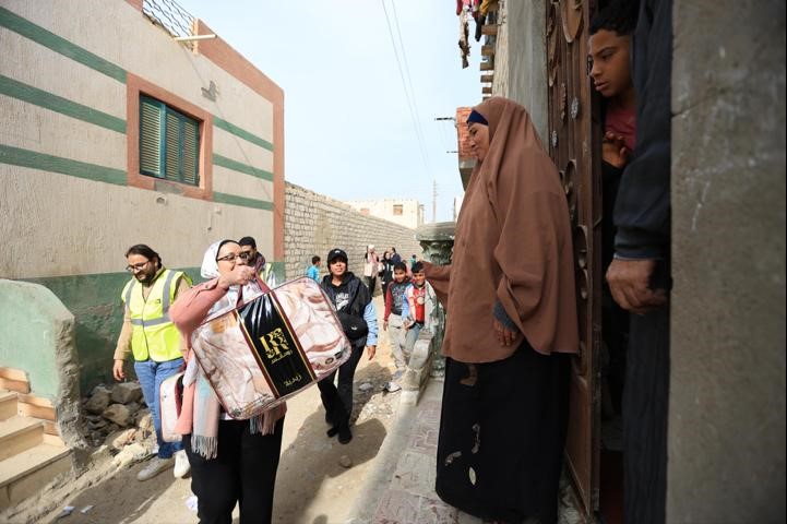 جمعية البنك الأهلي للأعمال الخيرية تطلق مبادرة لتوزيع 1000 بطانية بالفيوم