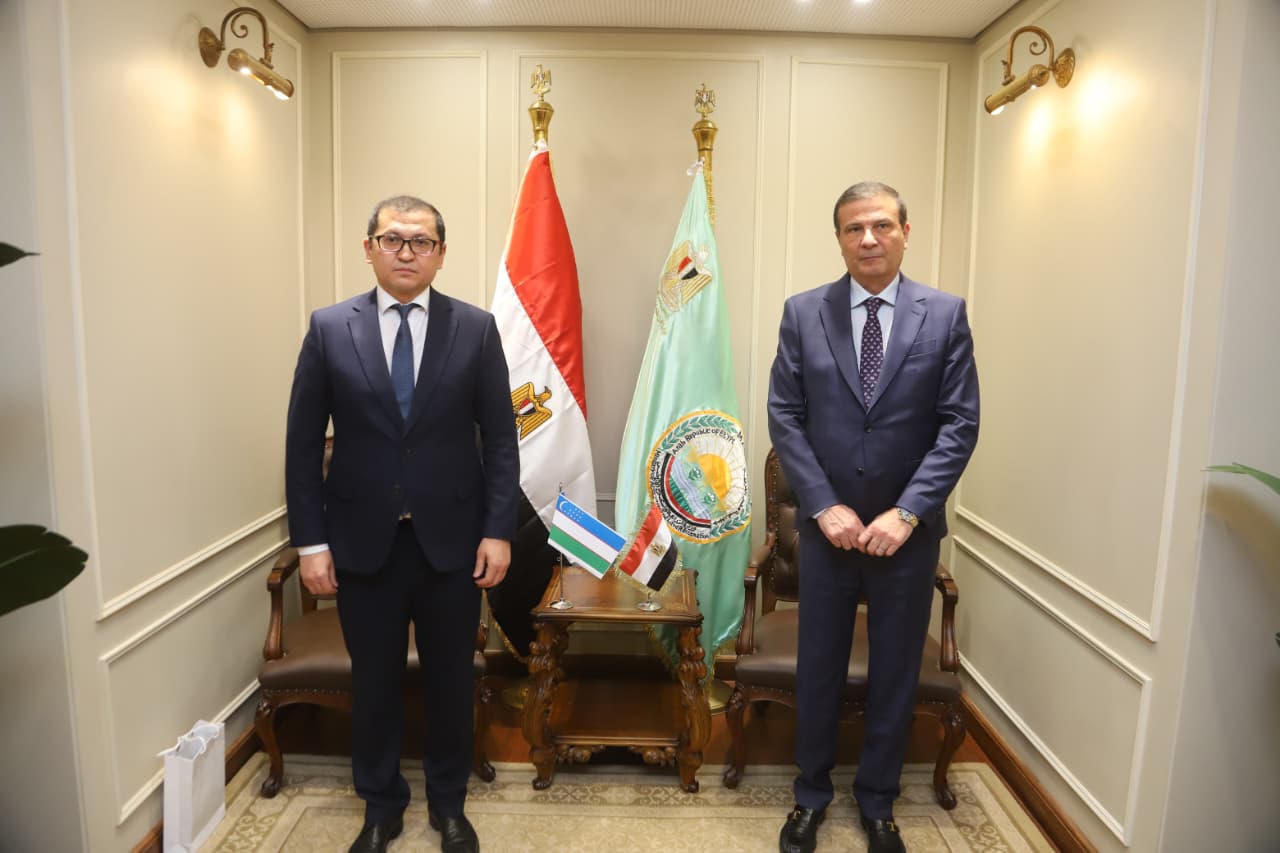 وزير الزراعة يستقبل سفير أوزبكستان