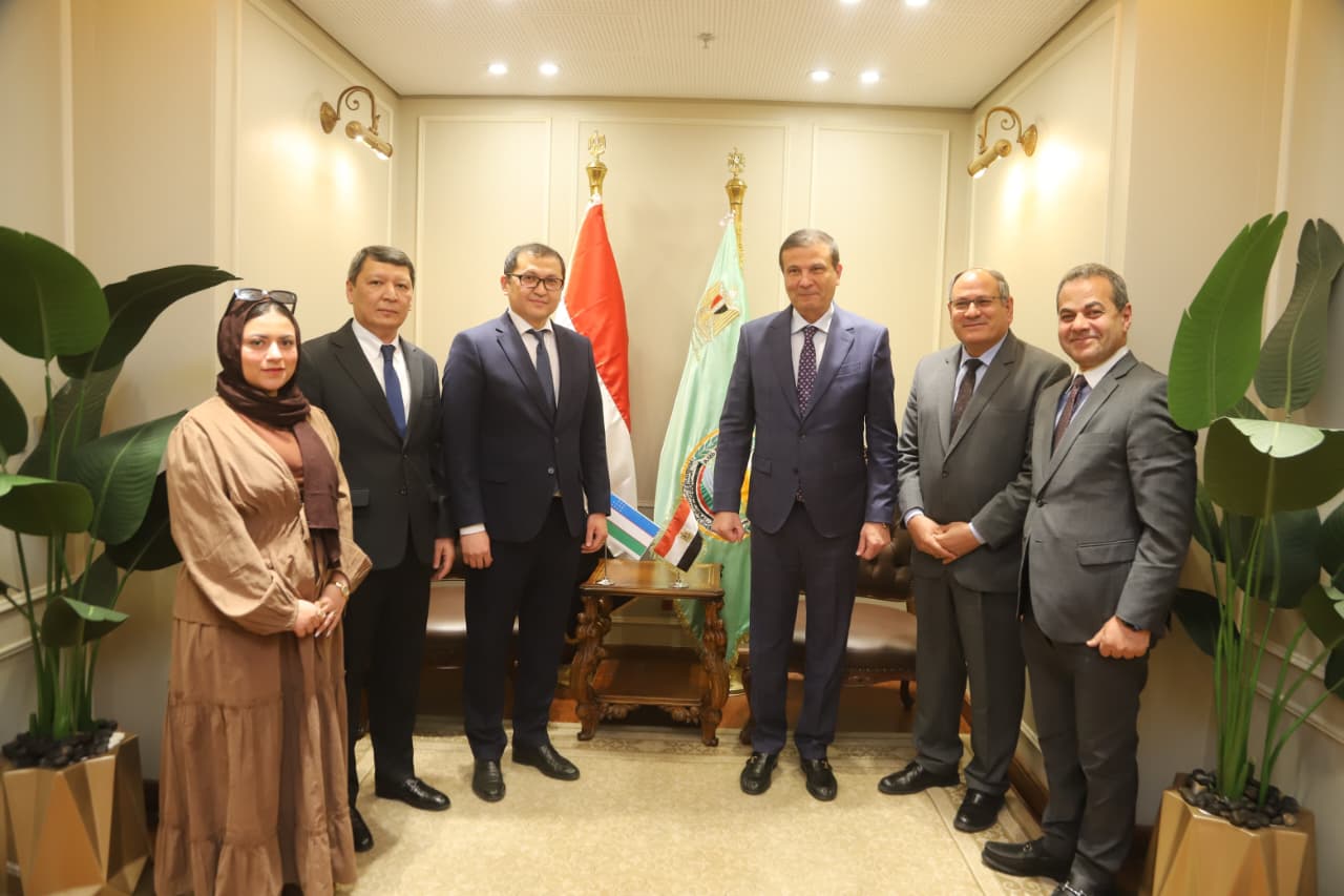 وزير الزراعة يستقبل سفير أوزبكستان