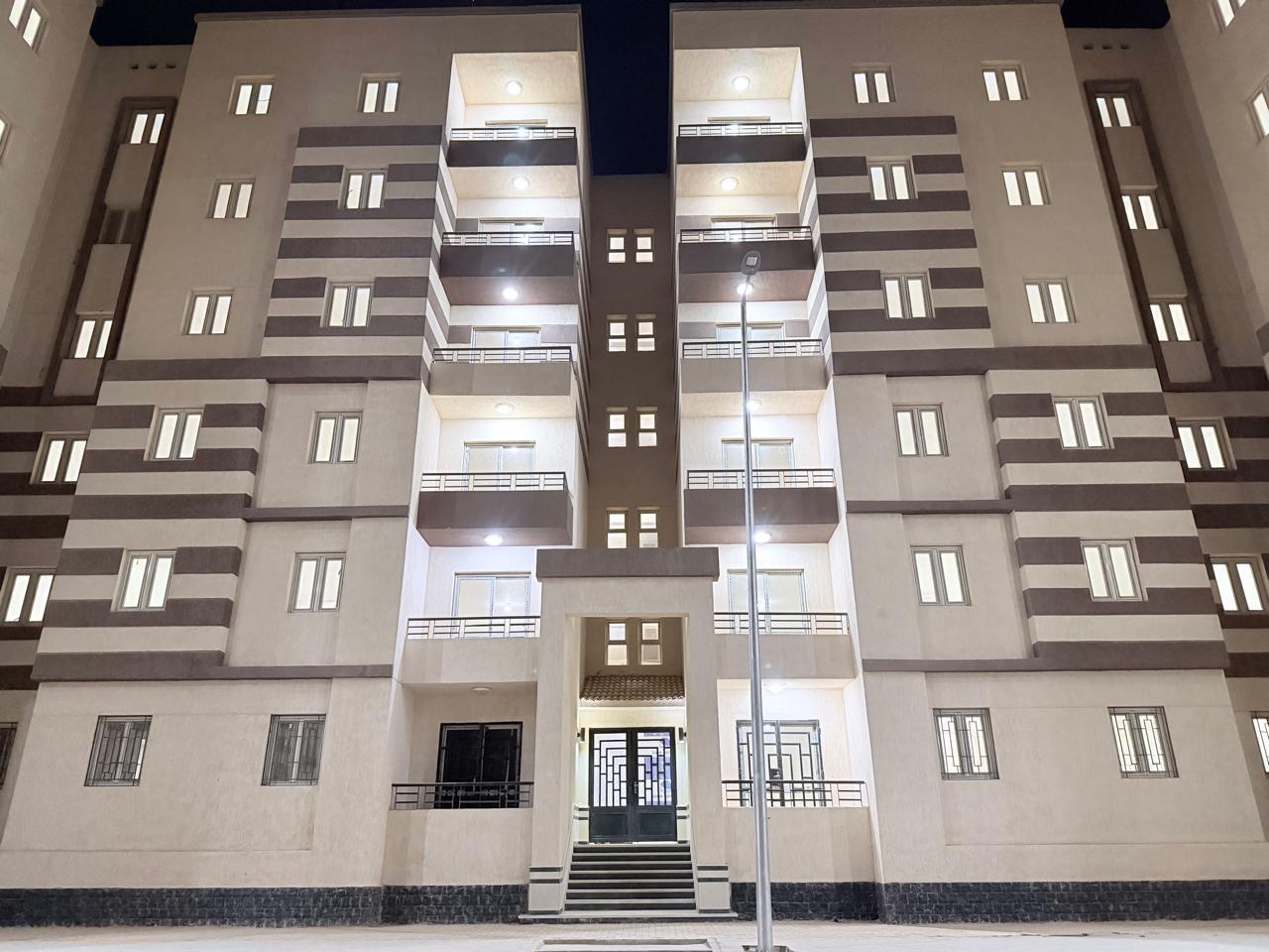 مدينة قنا الجديدة تشهد إطلاق التيار الكهربائي بمشروعات سكنية