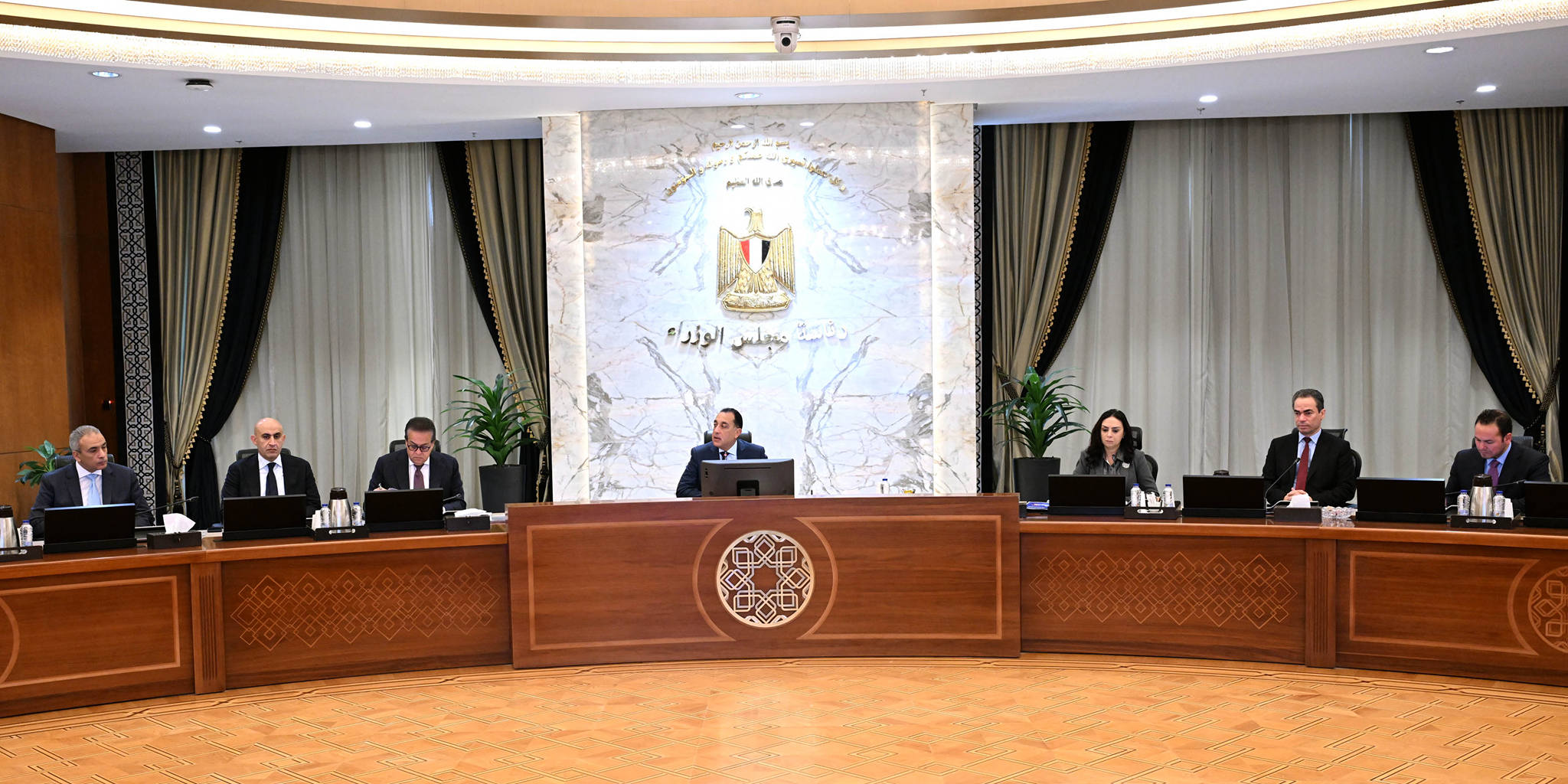 مدبولي يناقش إجراءات حماية الأطفال والنشء من المحتوي الضار على وسائل التواصل الاجتماعي 