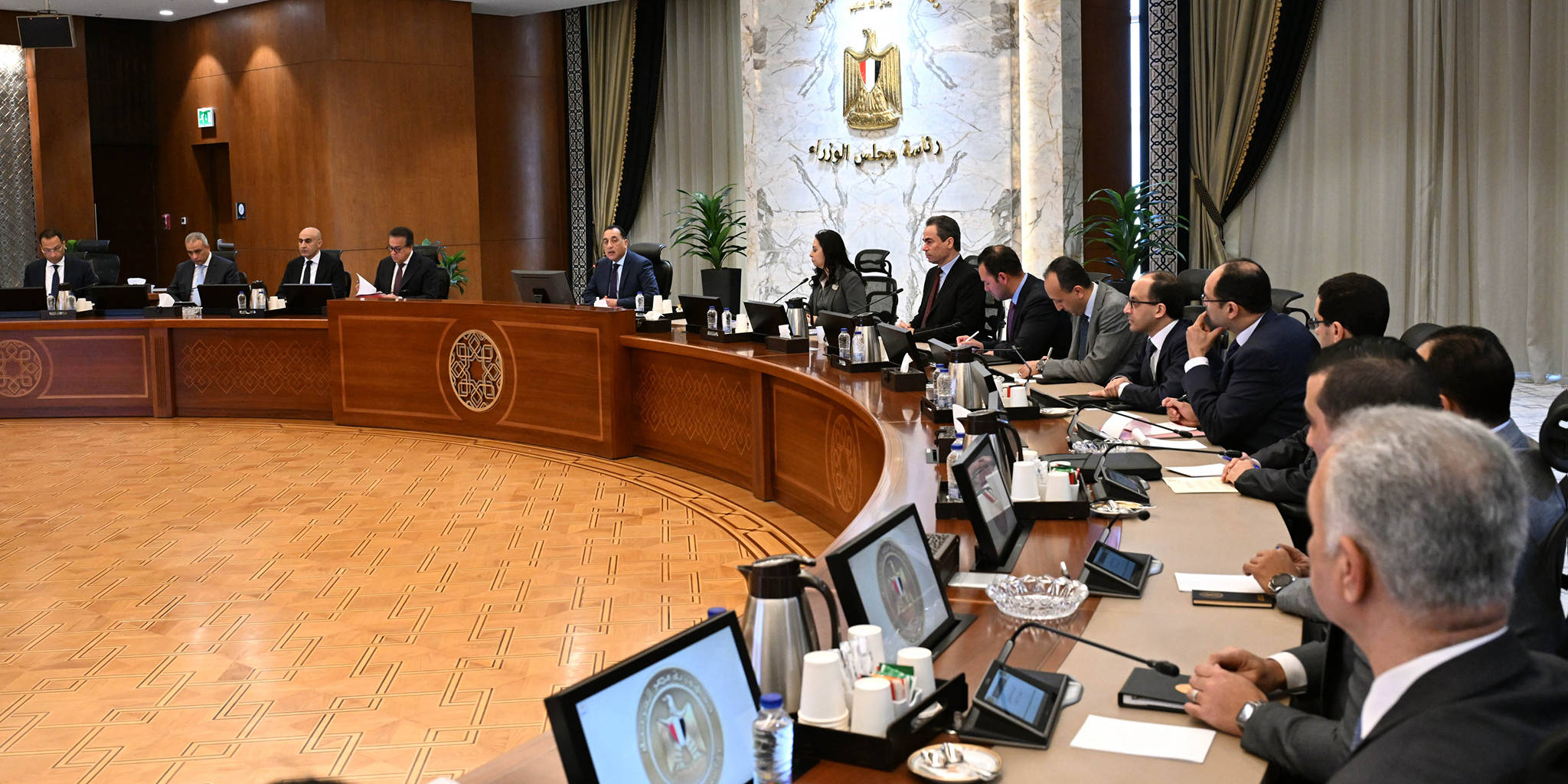 مدبولي يناقش إجراءات حماية الأطفال والنشء من المحتوي الضار على وسائل التواصل الاجتماعي 