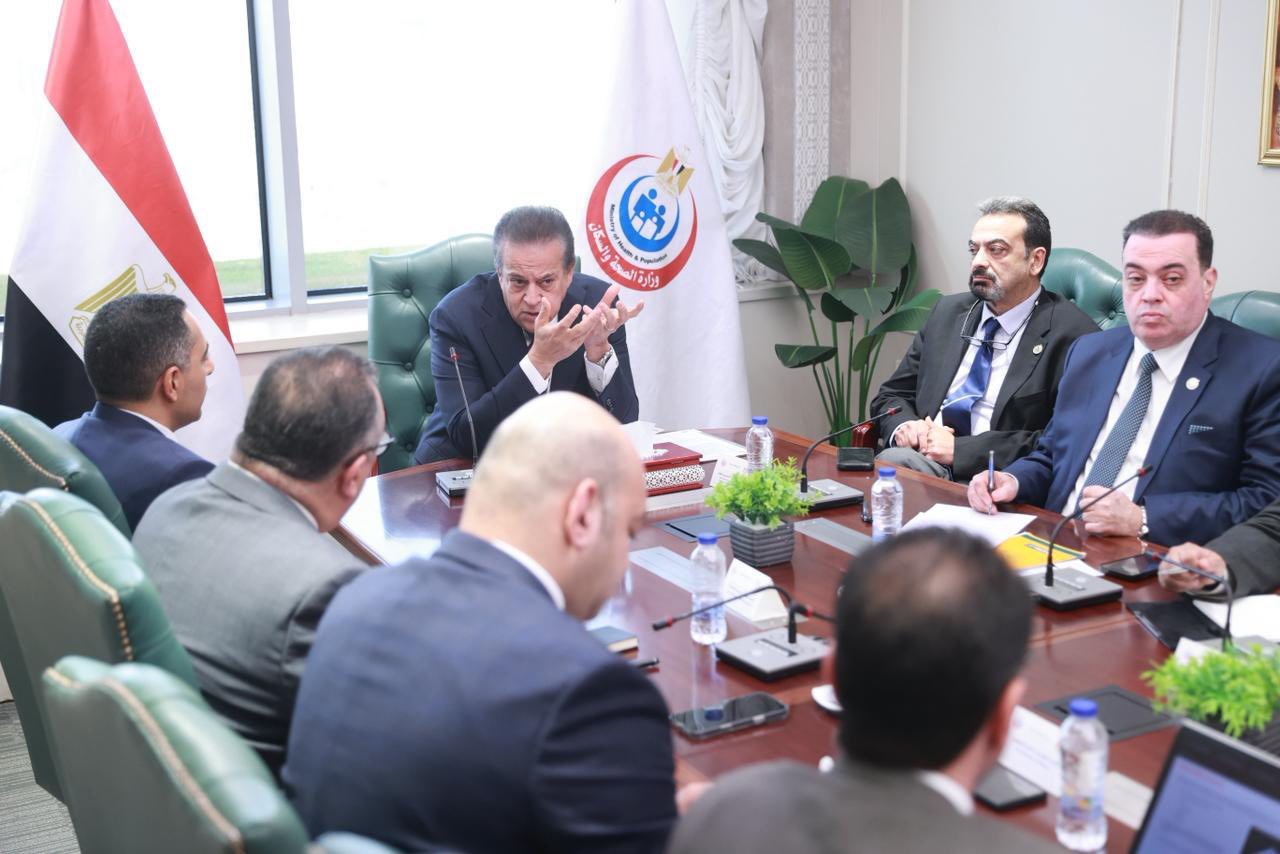 وزير الصحة يجتمع مع يس التنفيذي لشركة سيمنس هيلثنيرز مصر