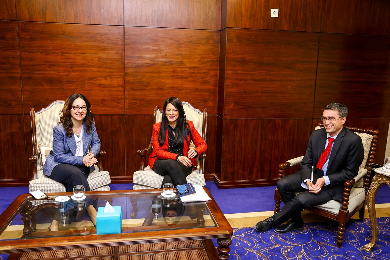 وزيرة التخطيط والتعاون الدولي تستقبل وفد البنك الدولي