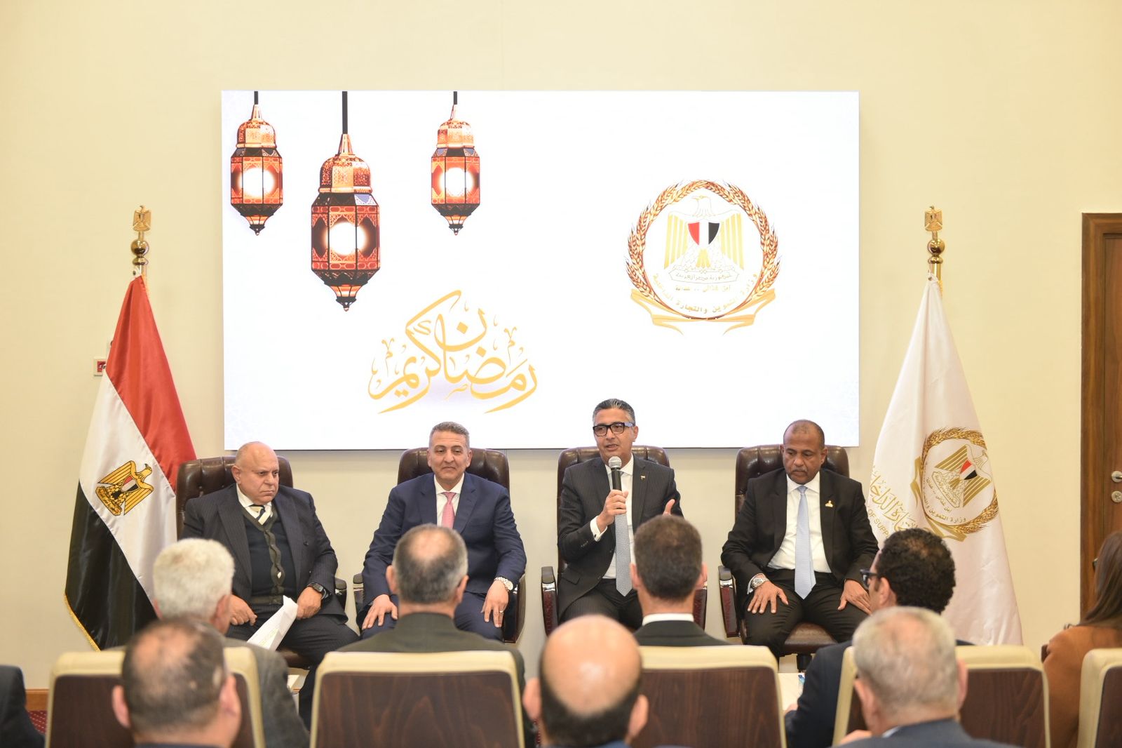 وزير التموين يتابع تأمين احتياجات المواطنين خلال شهر رمضان