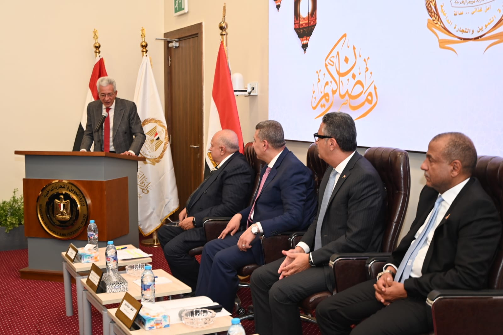 وزير التموين يتابع تأمين احتياجات المواطنين خلال شهر رمضان