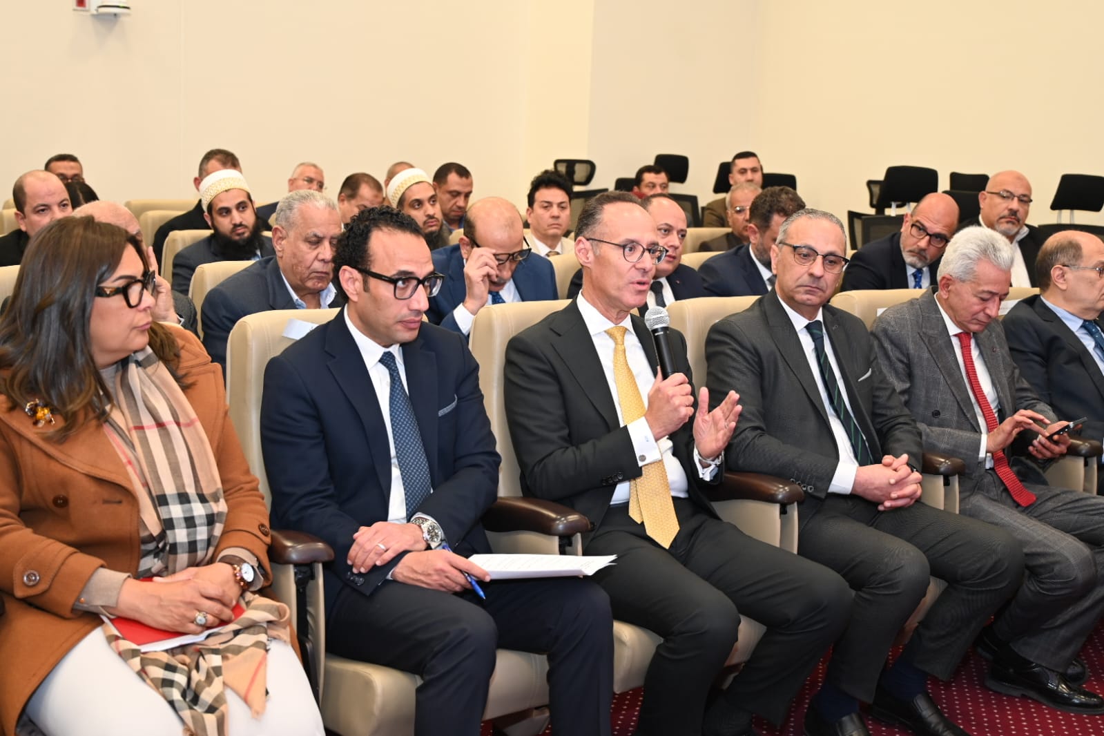 وزير التموين يتابع تأمين احتياجات المواطنين خلال شهر رمضان