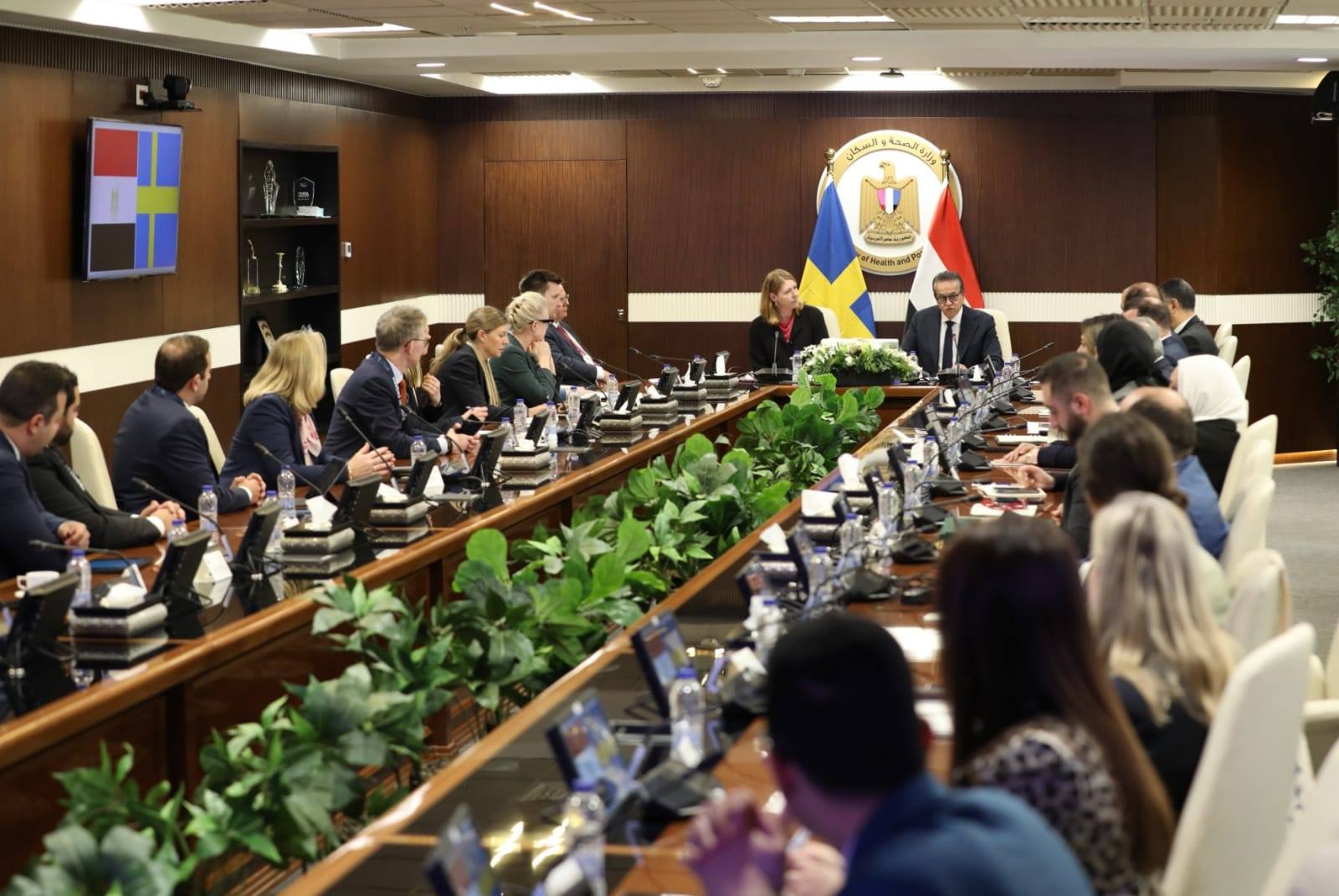 وزير الصحة يجتمع مع وفد ممثلي الشركات السويدية