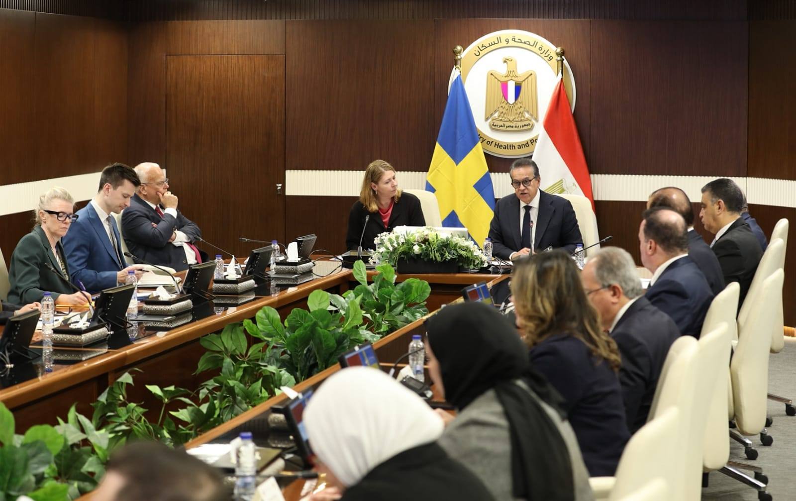 وزير الصحة يجتمع مع وفد ممثلي الشركات السويدية