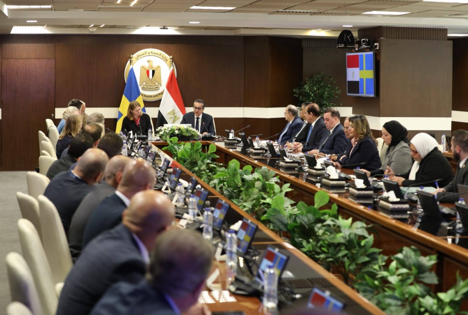وزير الصحة يجتمع مع وفد ممثلي الشركات السويدية