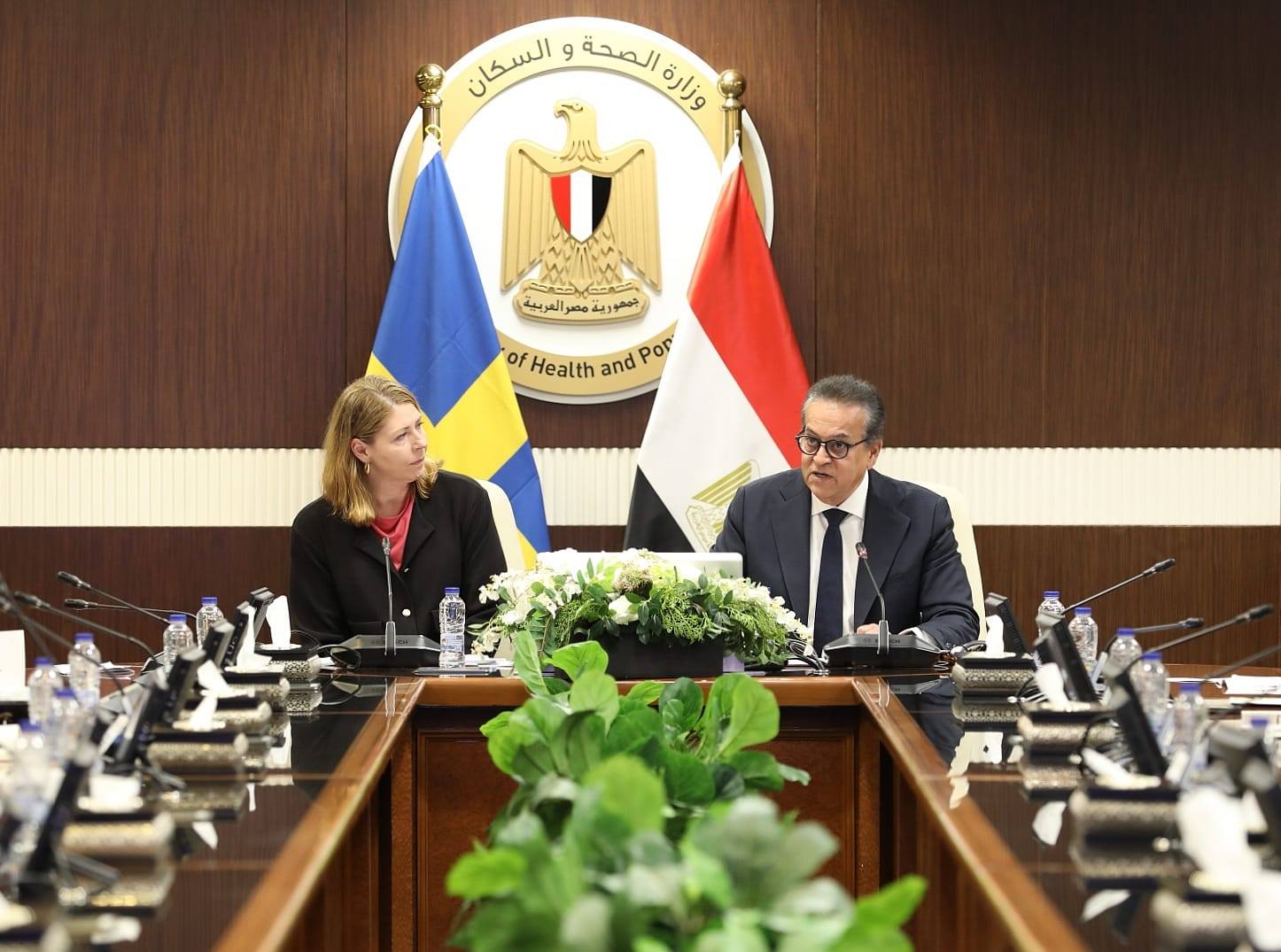 وزير الصحة يجتمع مع وفد ممثلي الشركات السويدية