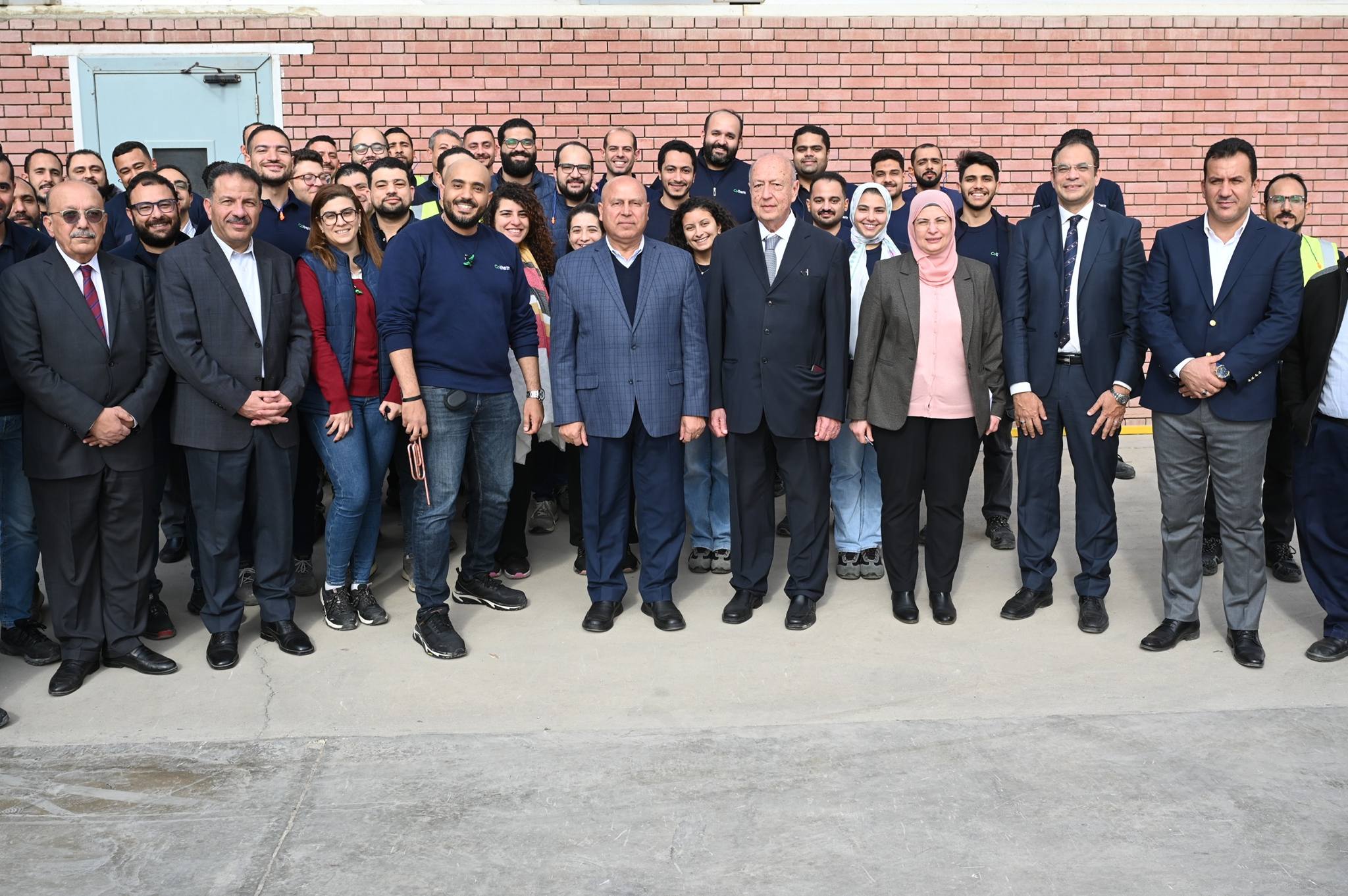 الوزير  يتفقد 3 مصانع متخصصة في الصناعات الهندسية بمدينة العاشر من رمضان