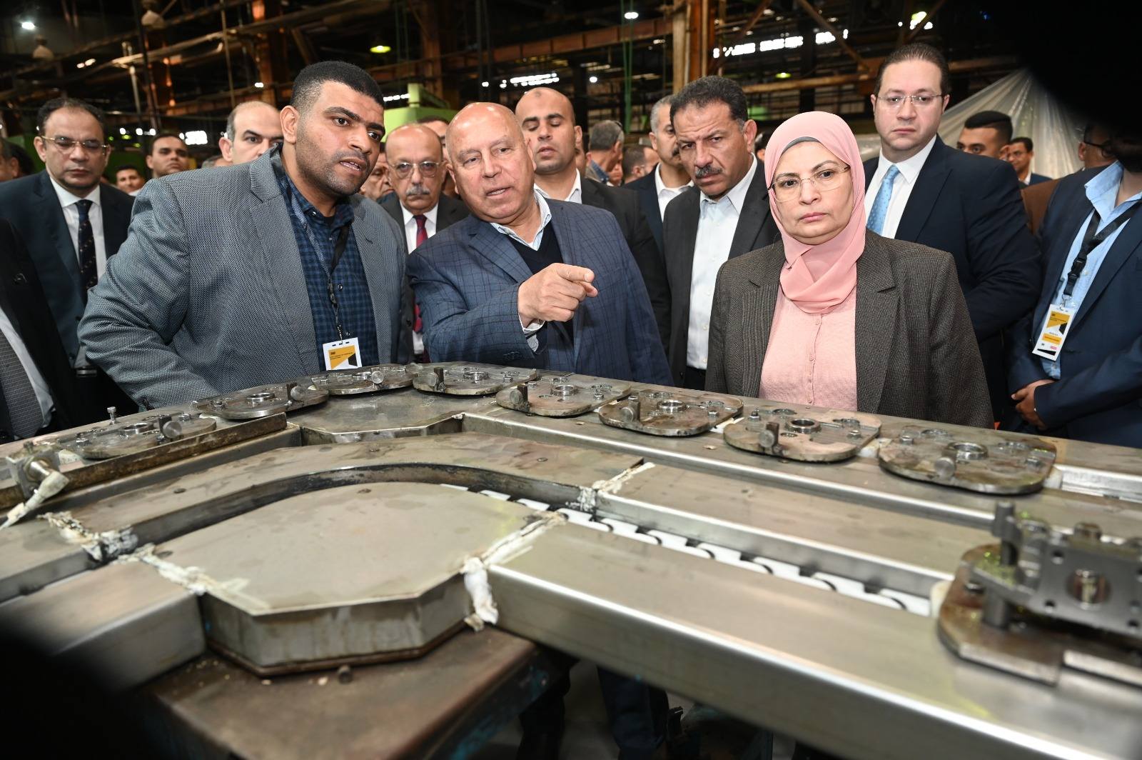 الوزير  يتفقد 3 مصانع متخصصة في الصناعات الهندسية بمدينة العاشر من رمضان