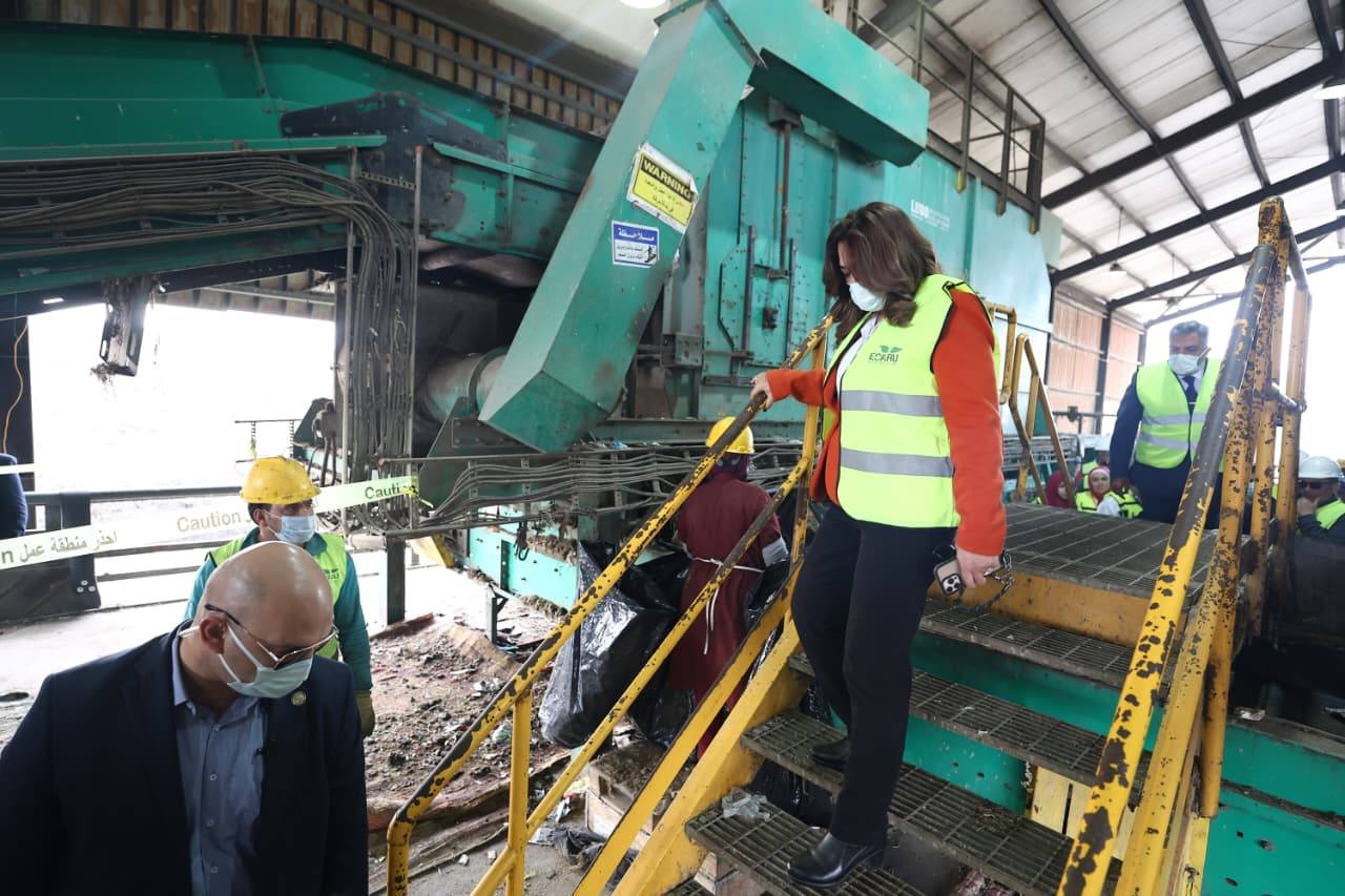 وزير البيئة ومحافظ الدقهلية يتفقدون مصنع معالجة وتدوير المخلفات بسندوب