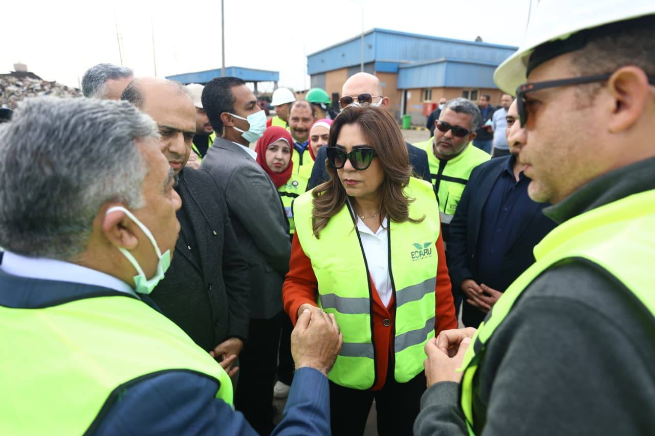 وزير البيئة ومحافظ الدقهلية يتفقدون مصنع معالجة وتدوير المخلفات بسندوب