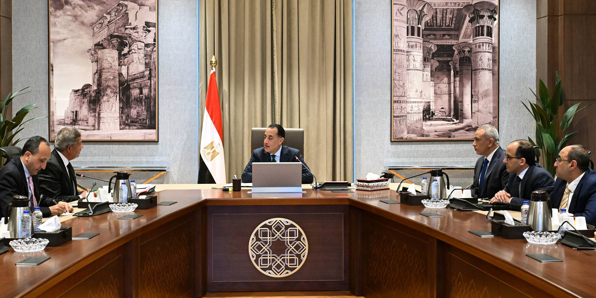 رئيس الوزراء يلتقي رئيس المجلس الأعلى لتنظيم الإعلام