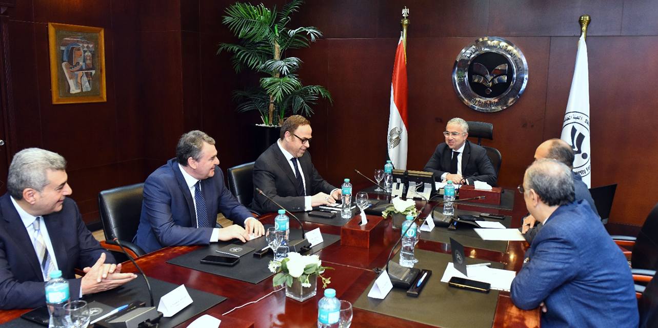 المهندس محمد الجوسقي يجتمع مع وفد شركة دراسكيم للكيماويات