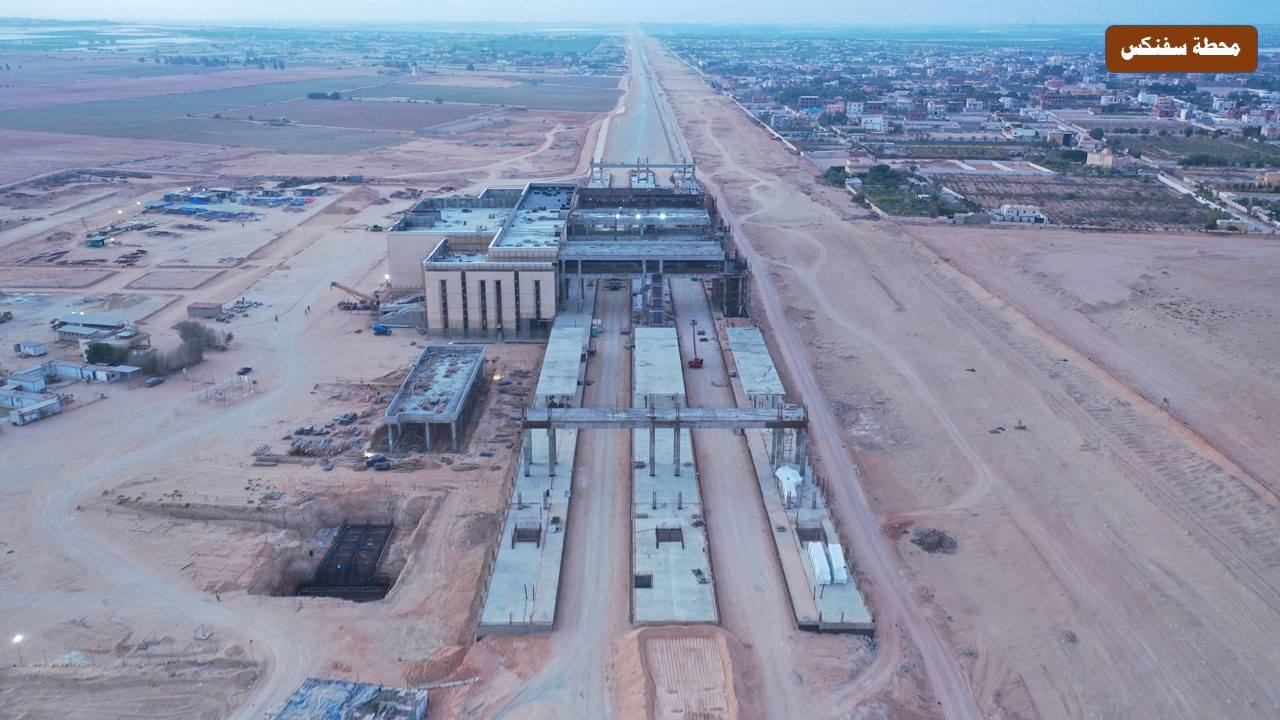 الوزير يتفقد الخط الأول للقطار الكهربائي السريع من العلمين إلى الإسكندرية