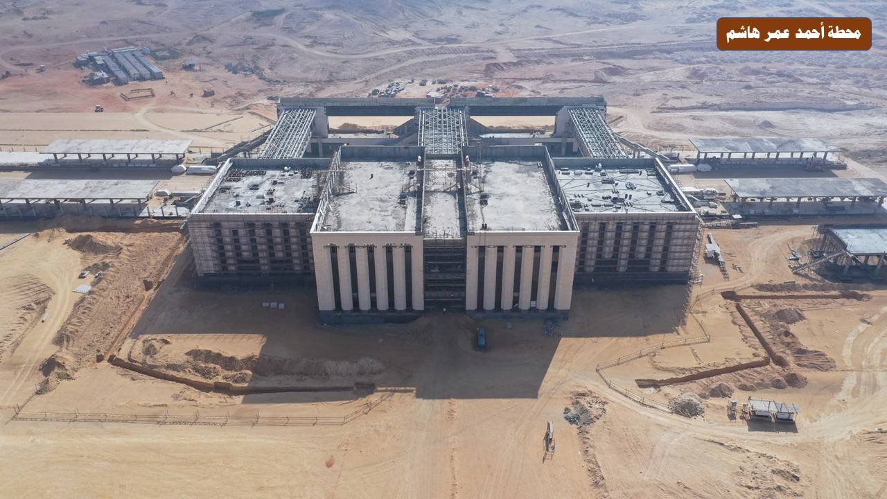 الوزير يتفقد الخط الأول للقطار الكهربائي السريع من العلمين إلى الإسكندرية