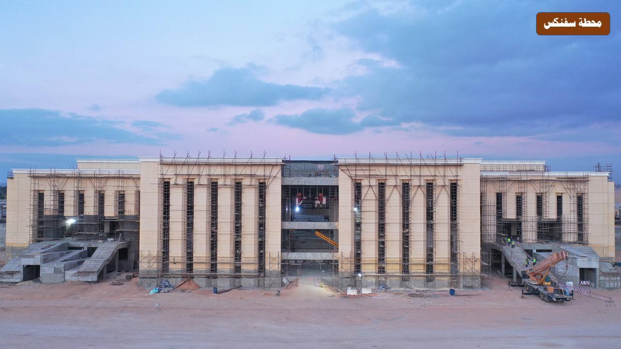 الوزير يتفقد الخط الأول للقطار الكهربائي السريع من العلمين إلى الإسكندرية