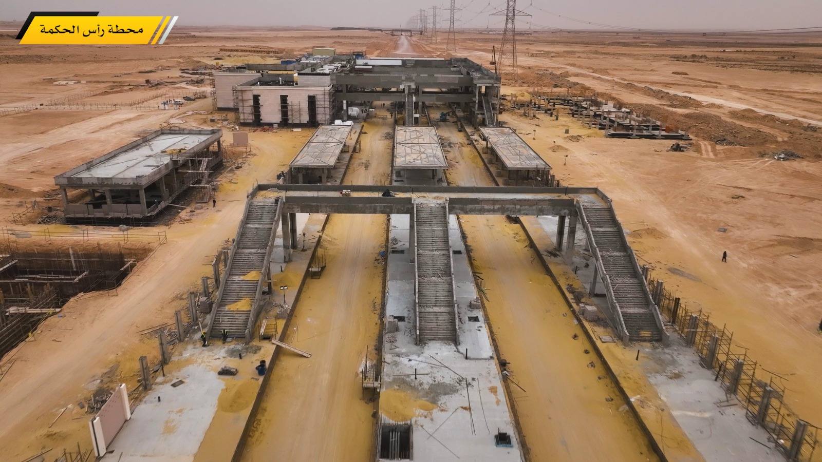 الوزير يتفقد الخط الأول للقطار الكهربائي السريع من العلمين إلى الإسكندرية