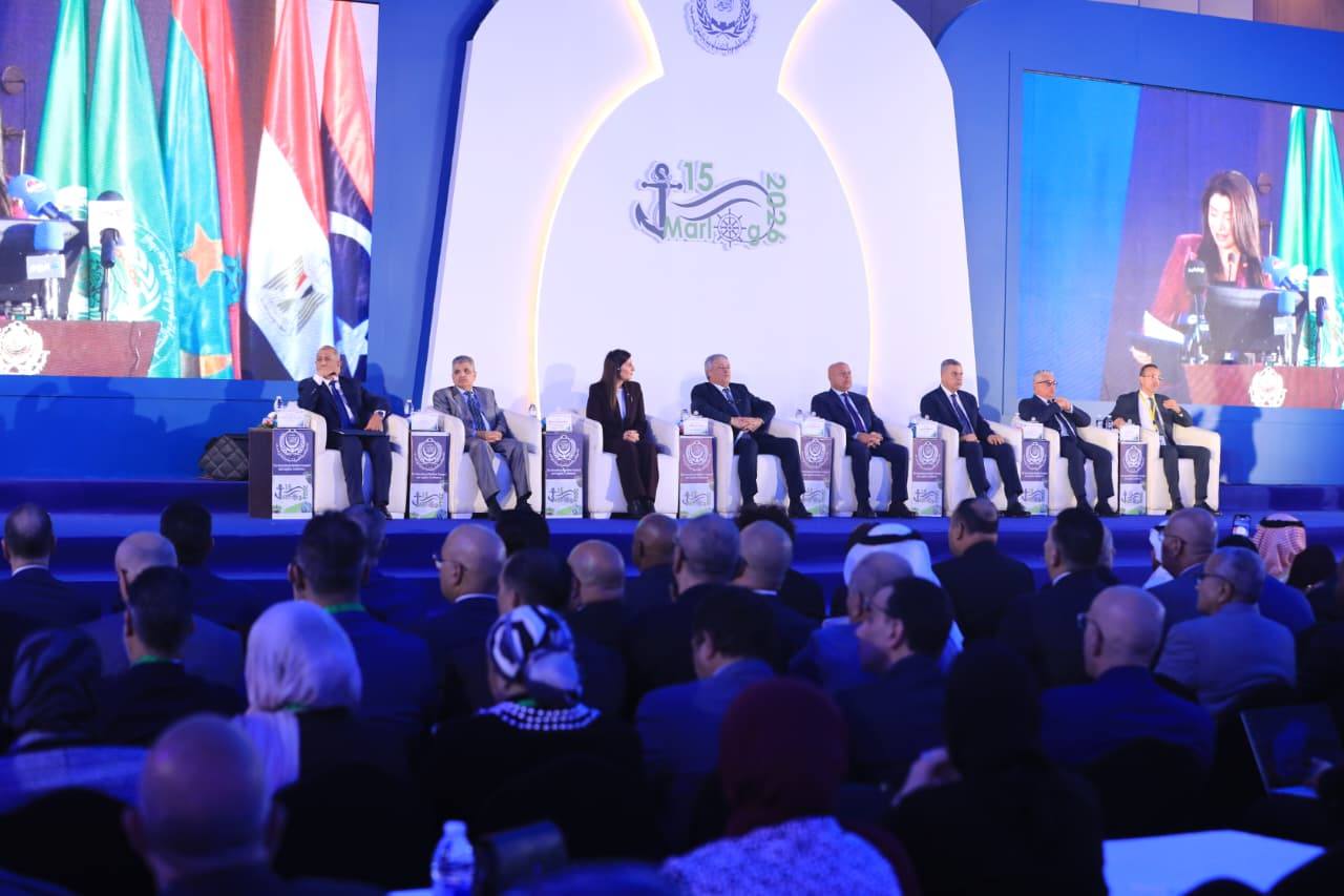 وزير الصناعة يفتتح النسخه الخامسة عشر من المؤتمر الدولي للنقل واللوجستيات