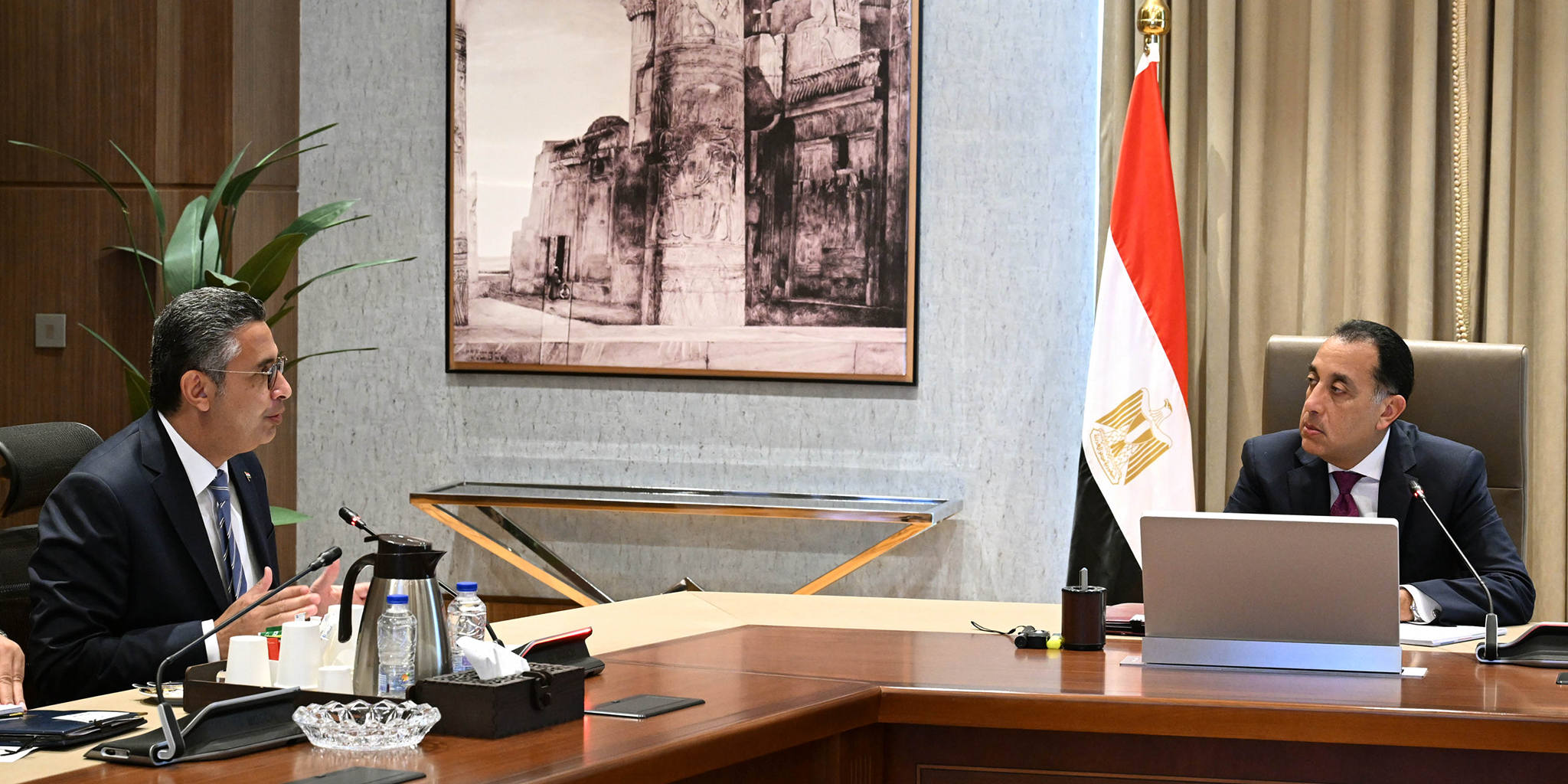 رئيس الوزراء يُتابع خطط وزارة التموين لتطوير صناعة السكر