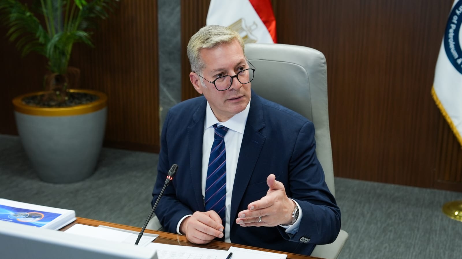 وزير البترول يعتمد الموازنات الاستثمارية لشركتي الإسكندرية والعامرية للبترول 2026–2027