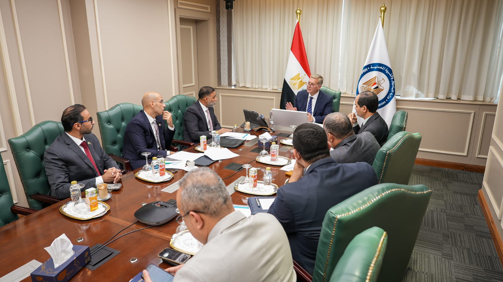 وزير البترول مع رئيس شركة اركيوس انرجي