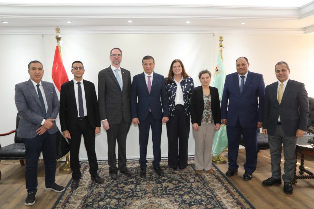 وزير الزراعة يلتقي وفد من وزارة التعاون الدولي الدنماركية