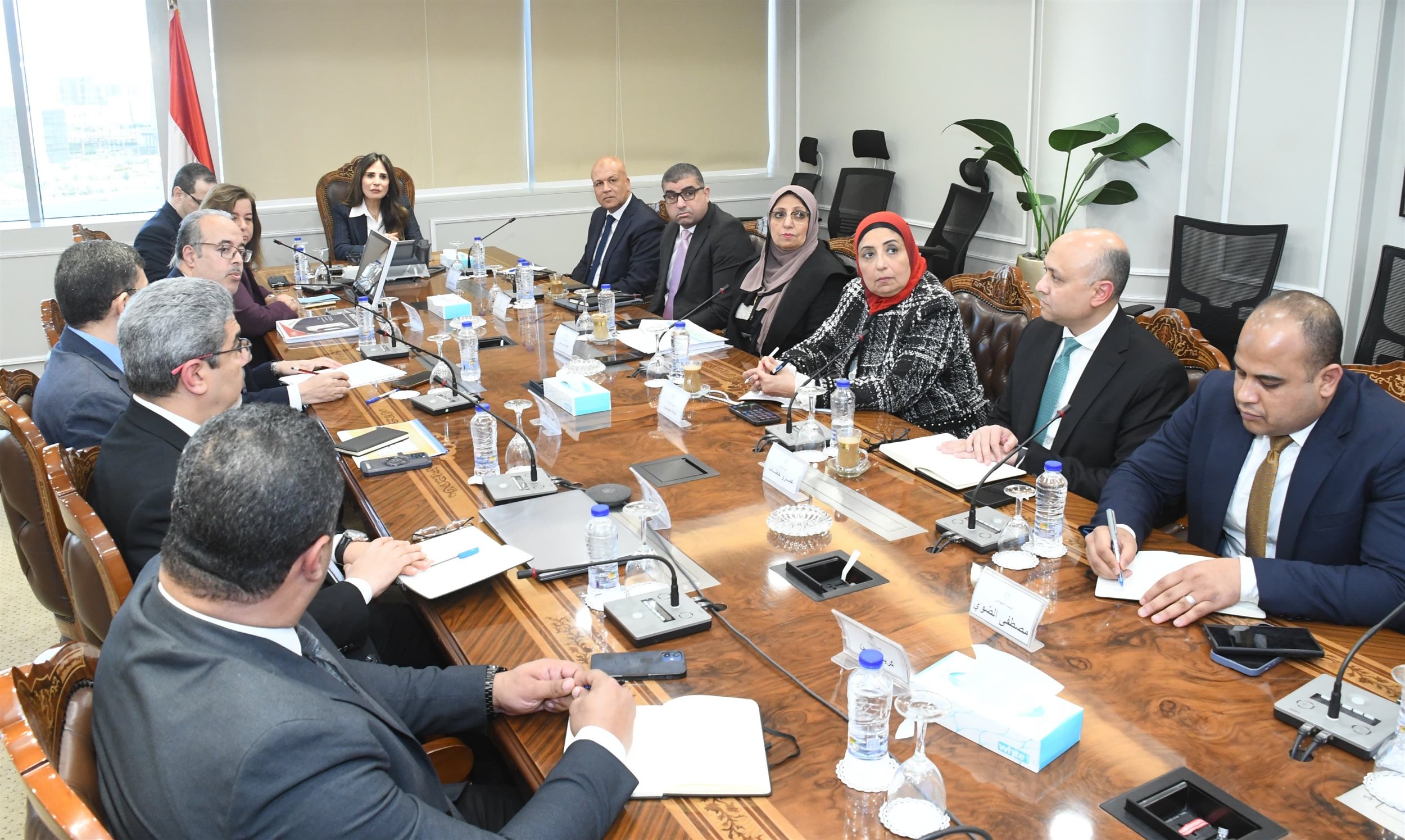 وزيرة الإسكان تُتابع موقف وحدات سكن كل المصريين