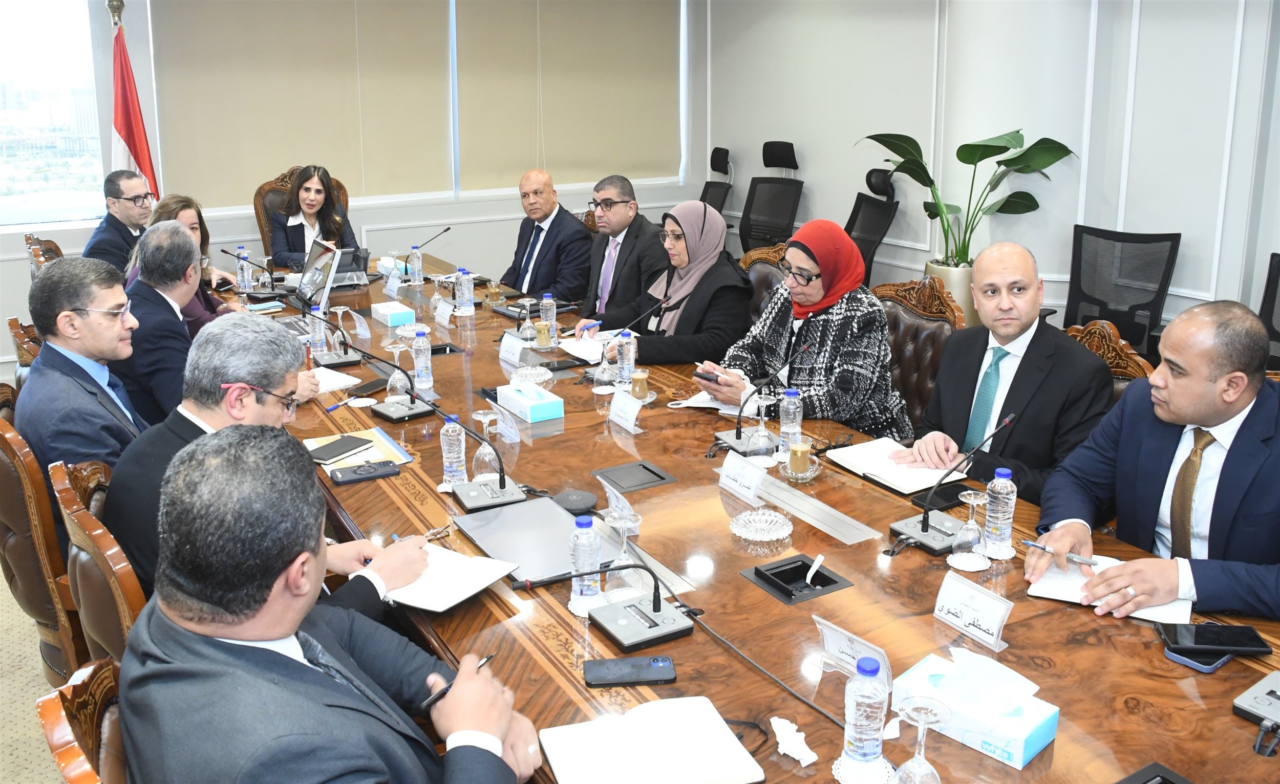 وزيرة الإسكان تُتابع موقف وحدات سكن كل المصريين