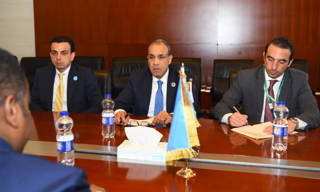 وزير الخارجية يلتقي نظيره الصومالي