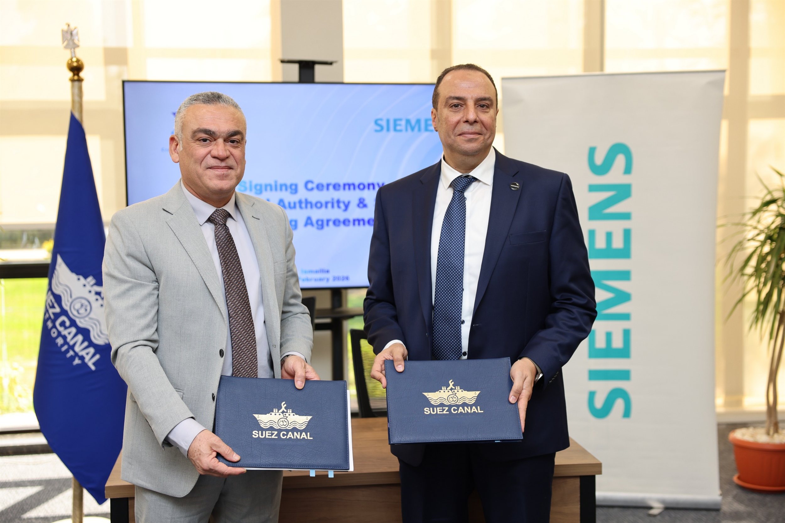 رئيس هيئة قناة السويس يلتقي بوفد من شركة سيمنس