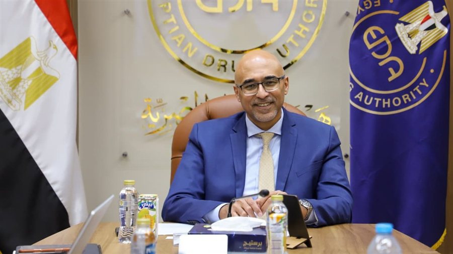 رئيس هيئة الدواء المصرية يجتمع مع شركة إيرث كوربوري