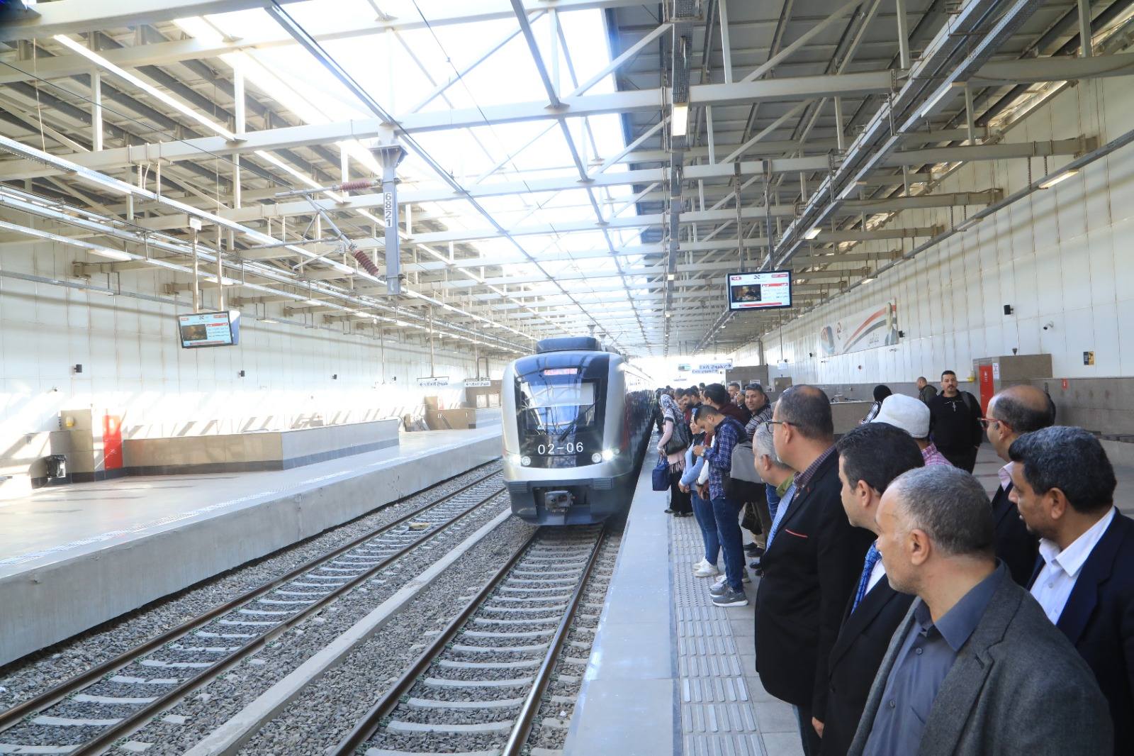 النقل تعلن تعديل مواعيد تشغيل خطوط المترو الثلاثة والقطار الكهربائي الخفيف