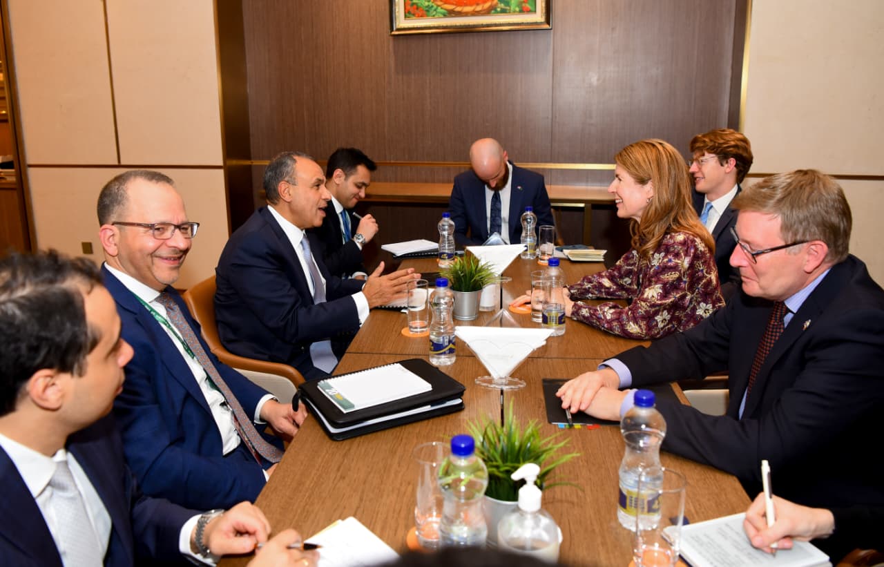 وزير الخارجية يلتقي وزيرة الدولة البريطانية للتنمية الدولية