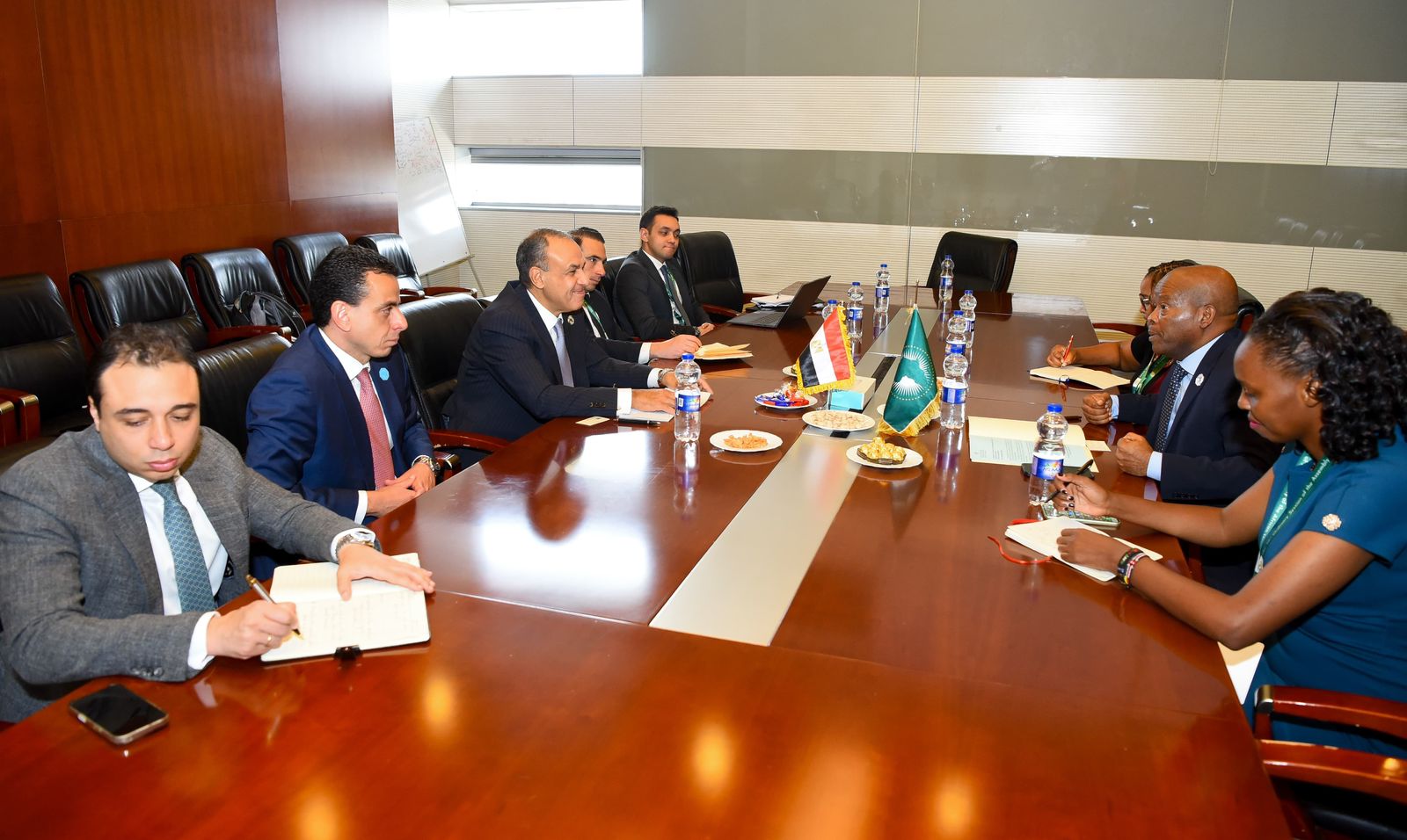 وزير الخارجية يلتقي مفوض الاتحاد الأفريقي للزراعة