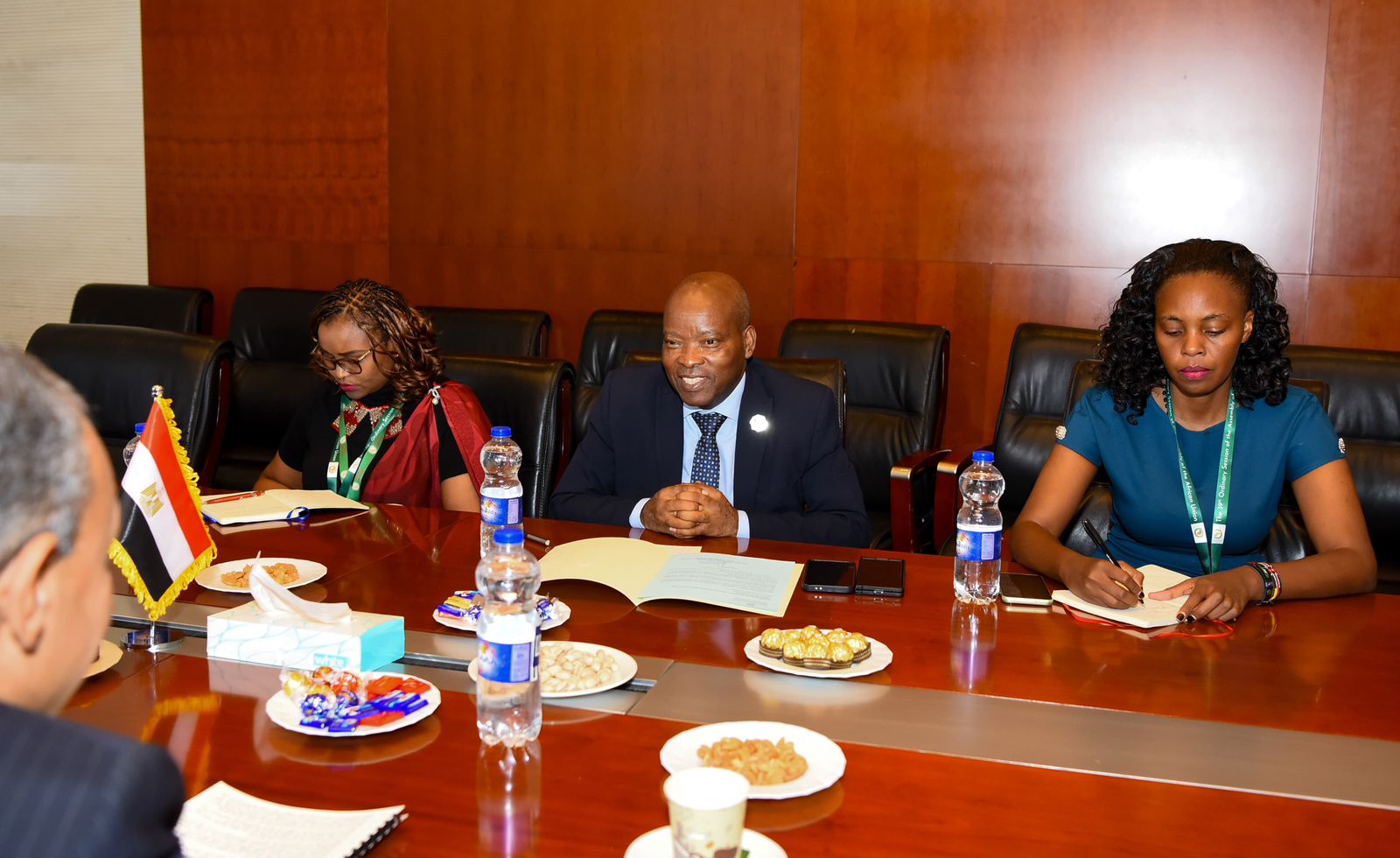 وزير الخارجية يلتقي مفوض الاتحاد الأفريقي للزراعة