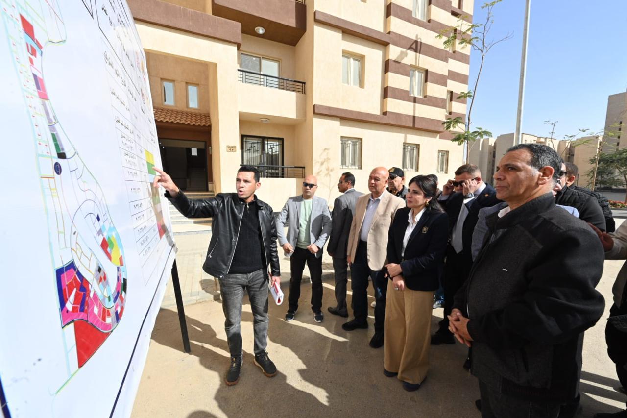 وزيرة الإسكان تتفقد وحدات مبادرة سكن لكل المصريين