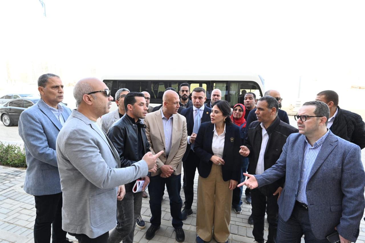 وزيرة الإسكان تتفقد وحدات مبادرة سكن لكل المصريين