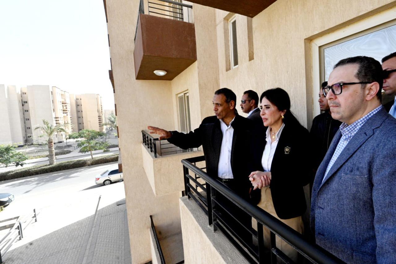 وزيرة الإسكان تتفقد وحدات مبادرة سكن لكل المصريين