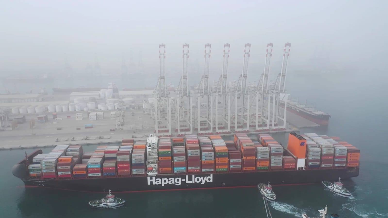 التشغيل التجريبي لمحطة الحاويات تحيا مصر بميناء دمياط