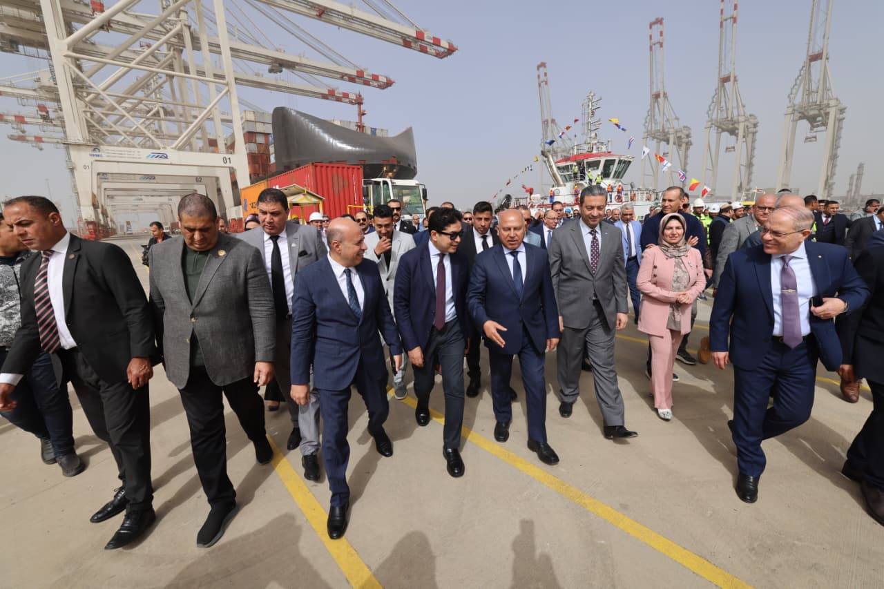 التشغيل التجريبي لمحطة الحاويات تحيا مصر بميناء دمياط