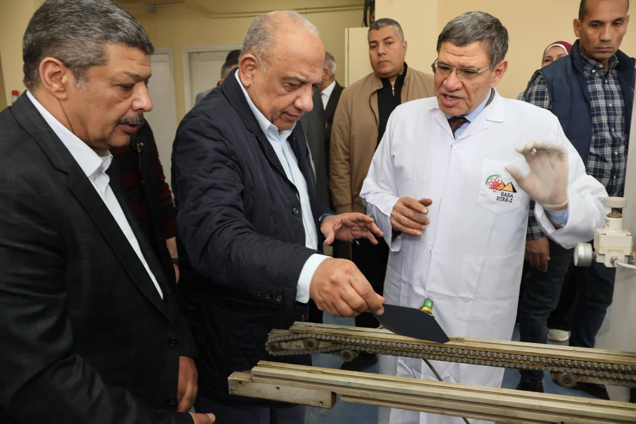 وزير الكهرباء يتفقد هيئة الطاقة الذرية بمنطقة أنشاص